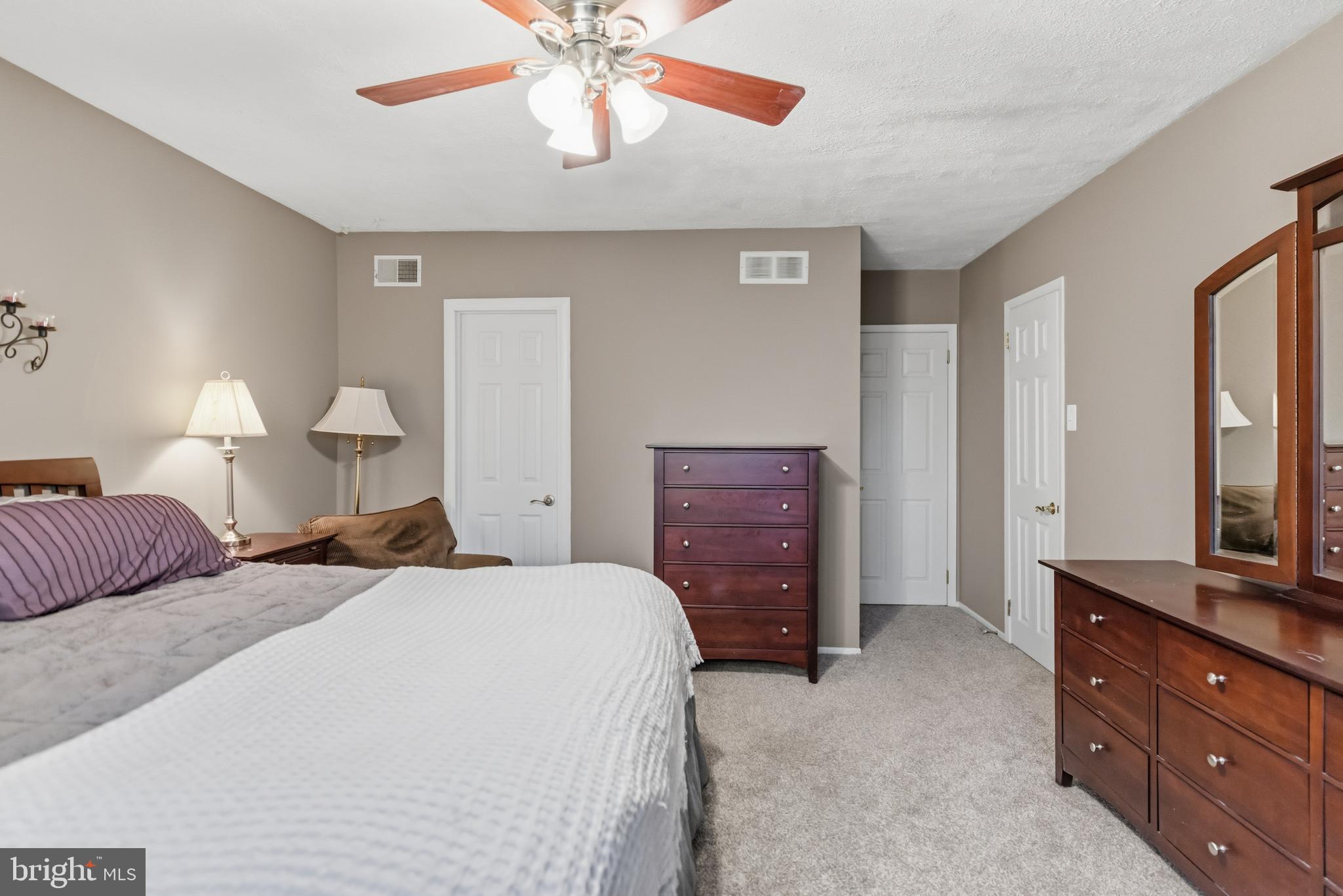 SAW MILL VALLEY - Residential