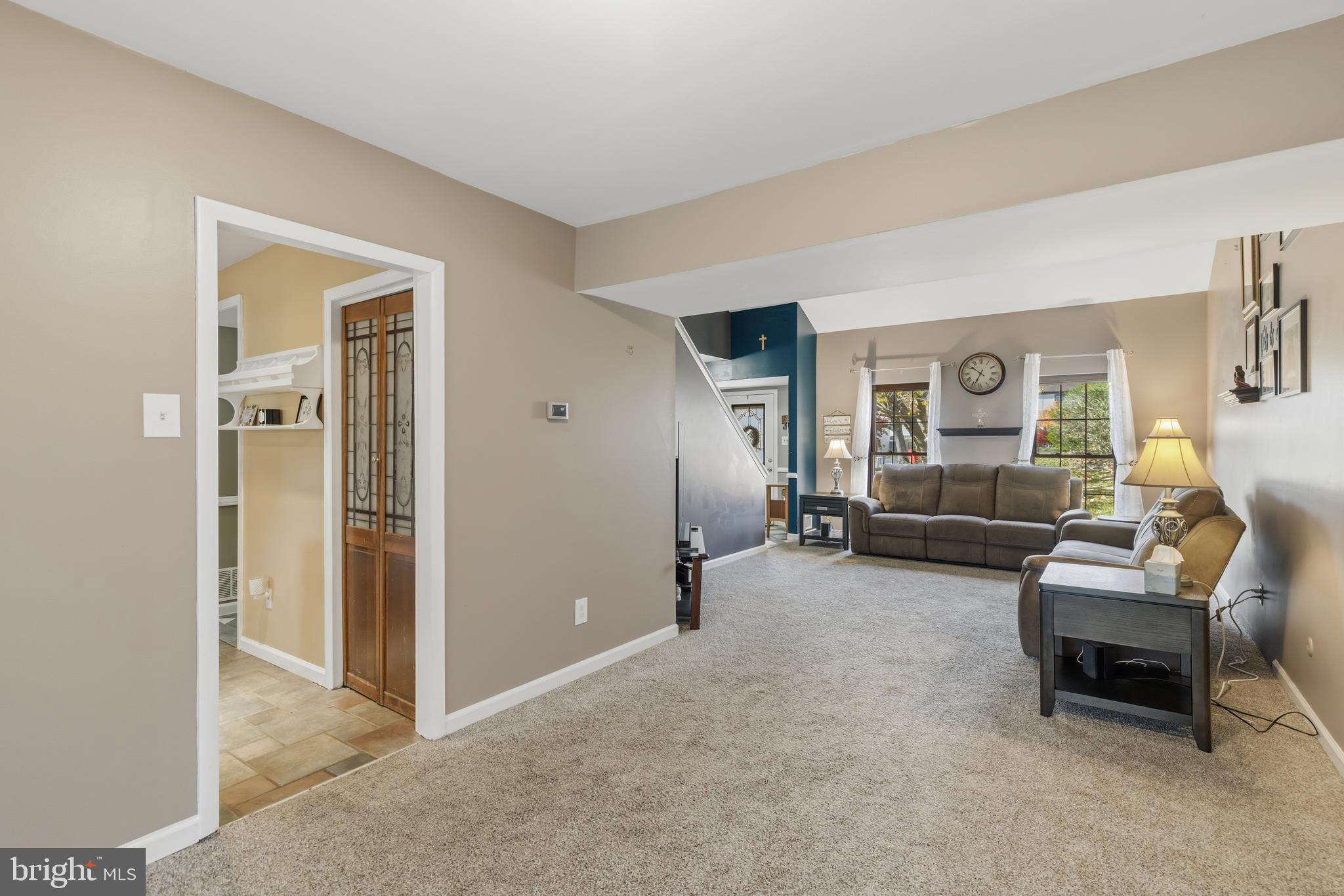 SAW MILL VALLEY - Residential