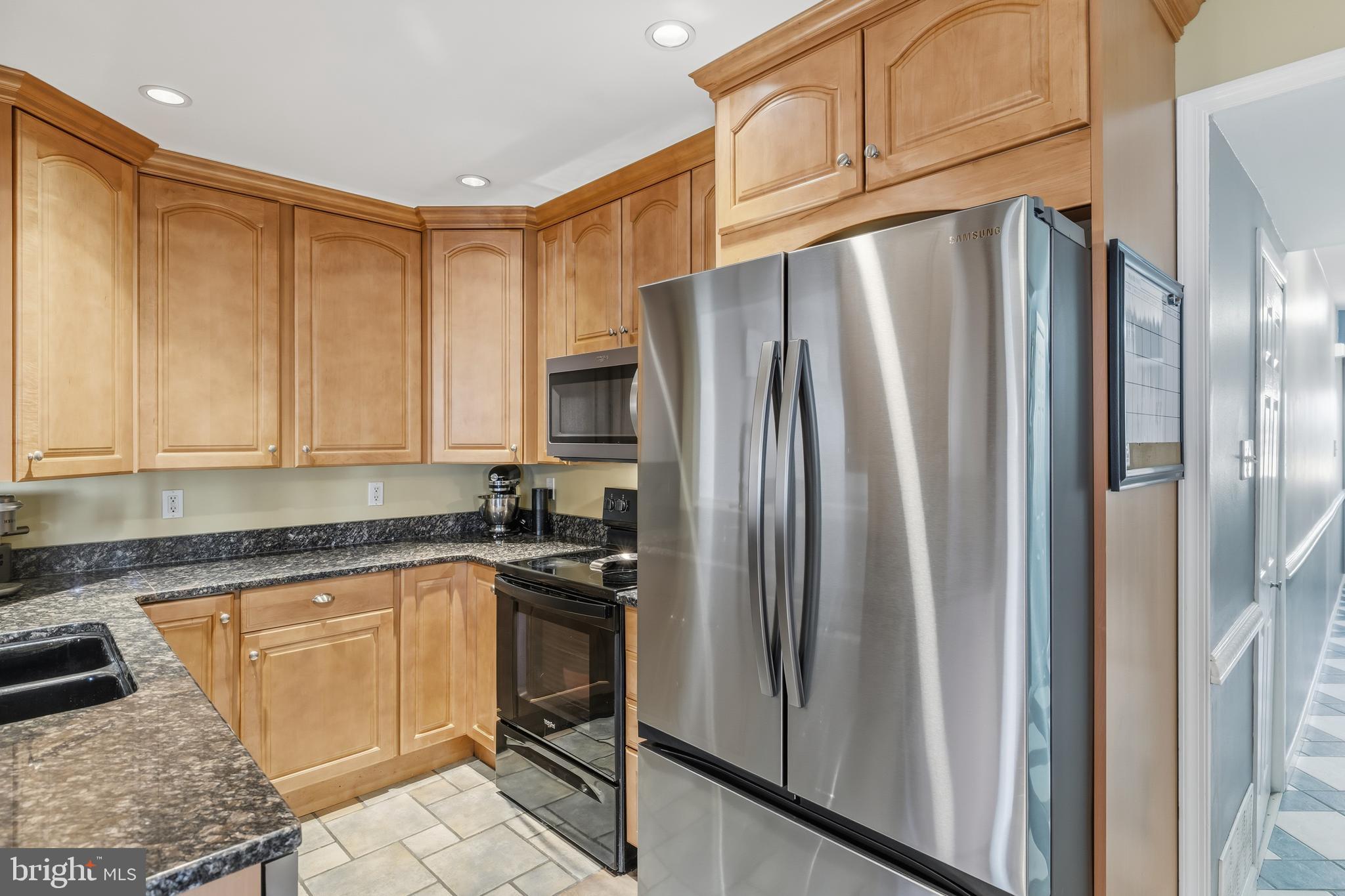 SAW MILL VALLEY - Residential