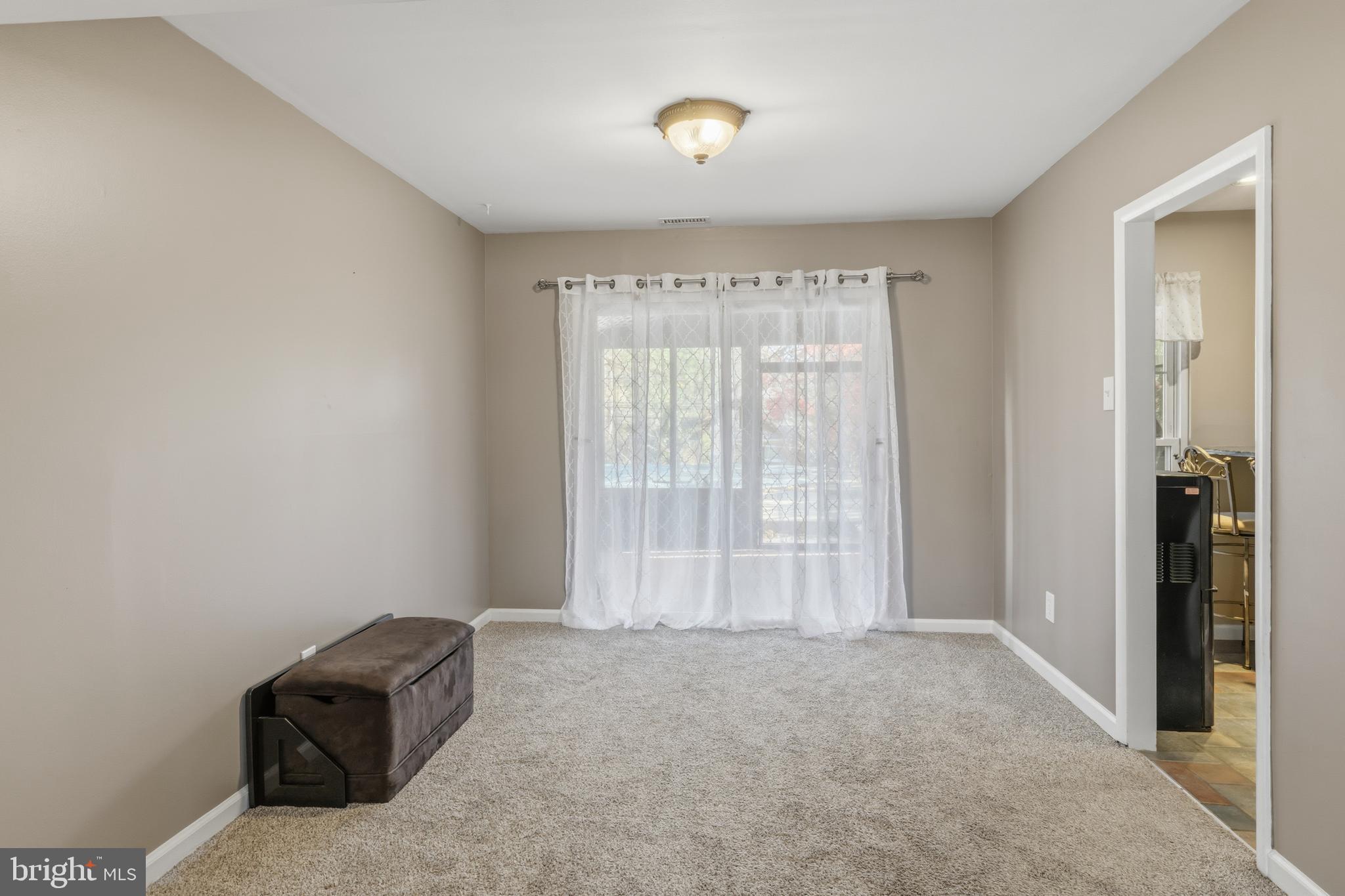 SAW MILL VALLEY - Residential