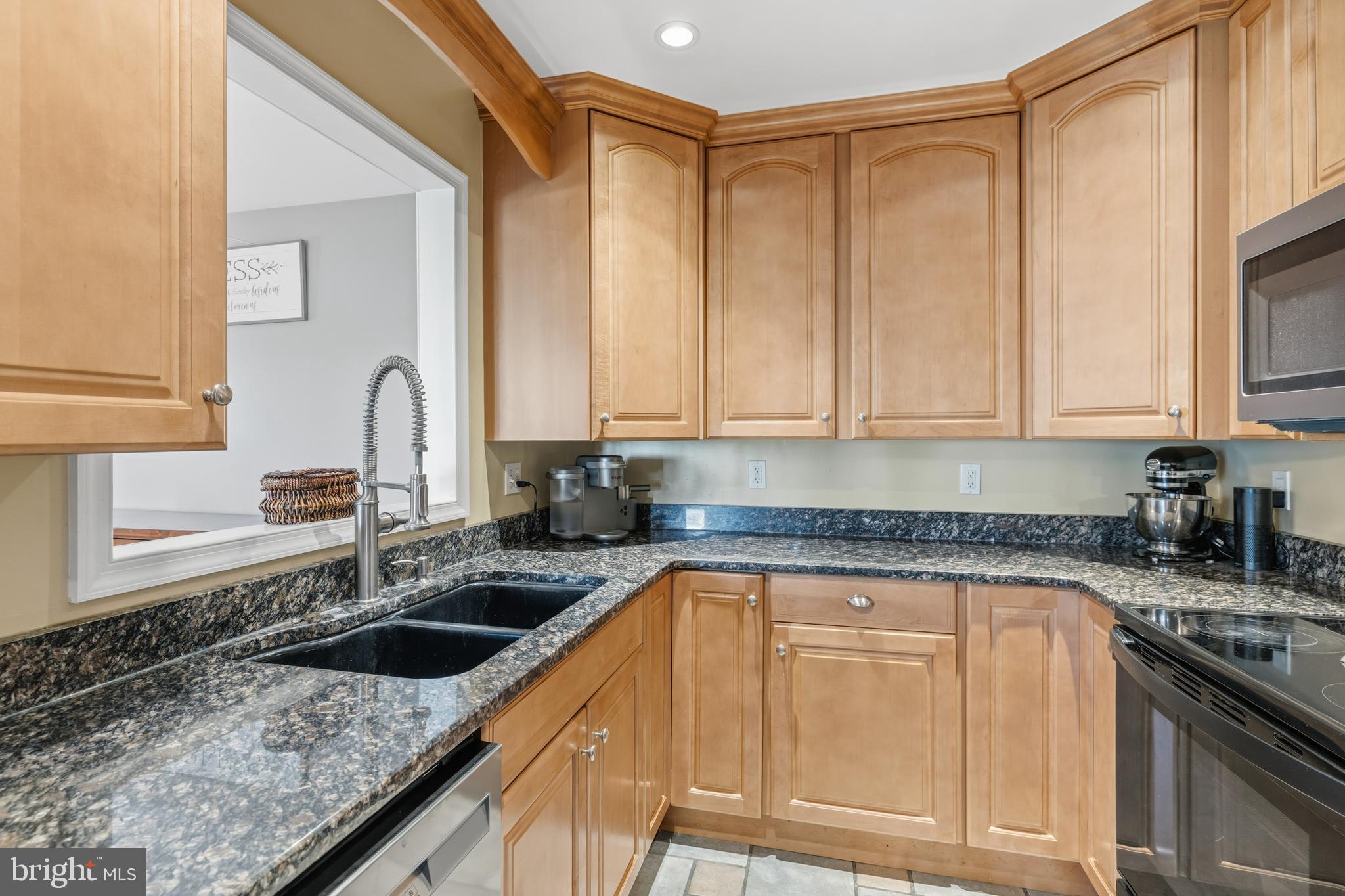 SAW MILL VALLEY - Residential