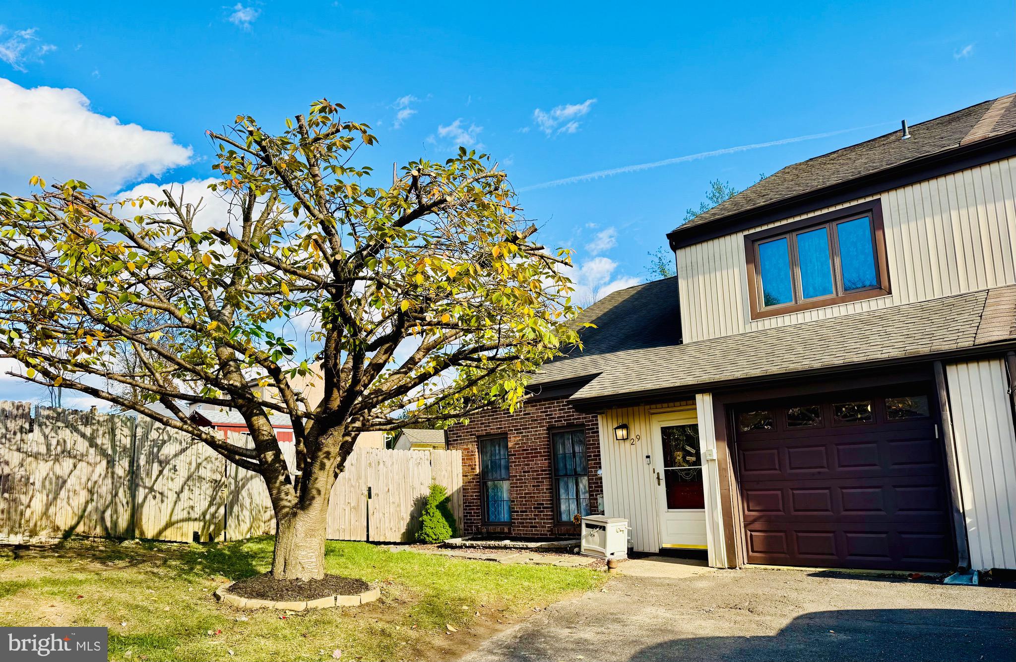 SAW MILL VALLEY - Residential