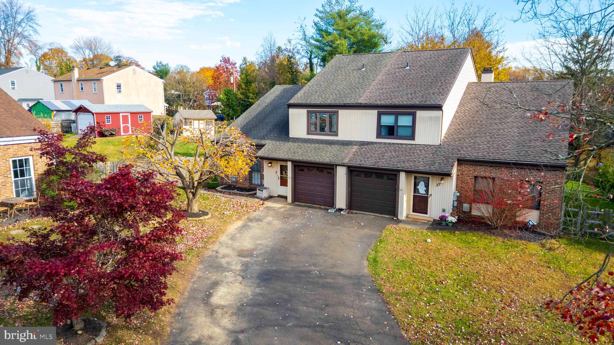 SAW MILL VALLEY - Residential