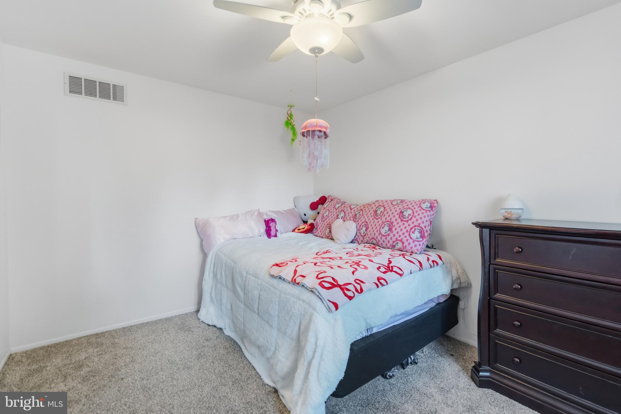 SAW MILL VALLEY - Residential