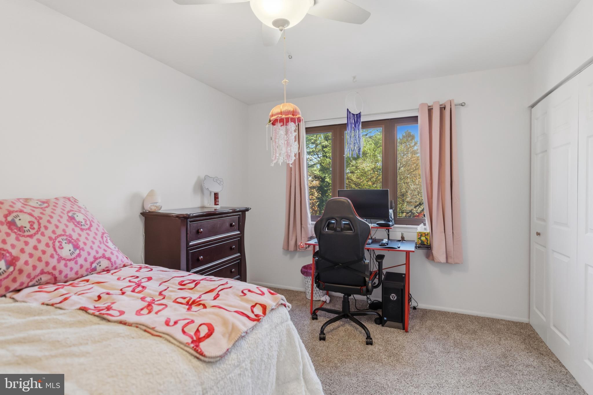 SAW MILL VALLEY - Residential