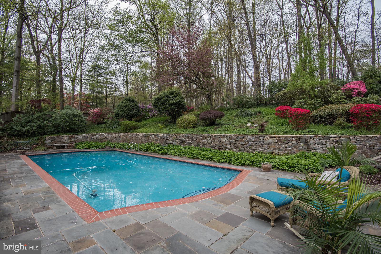 RIVERWOOD - Residential