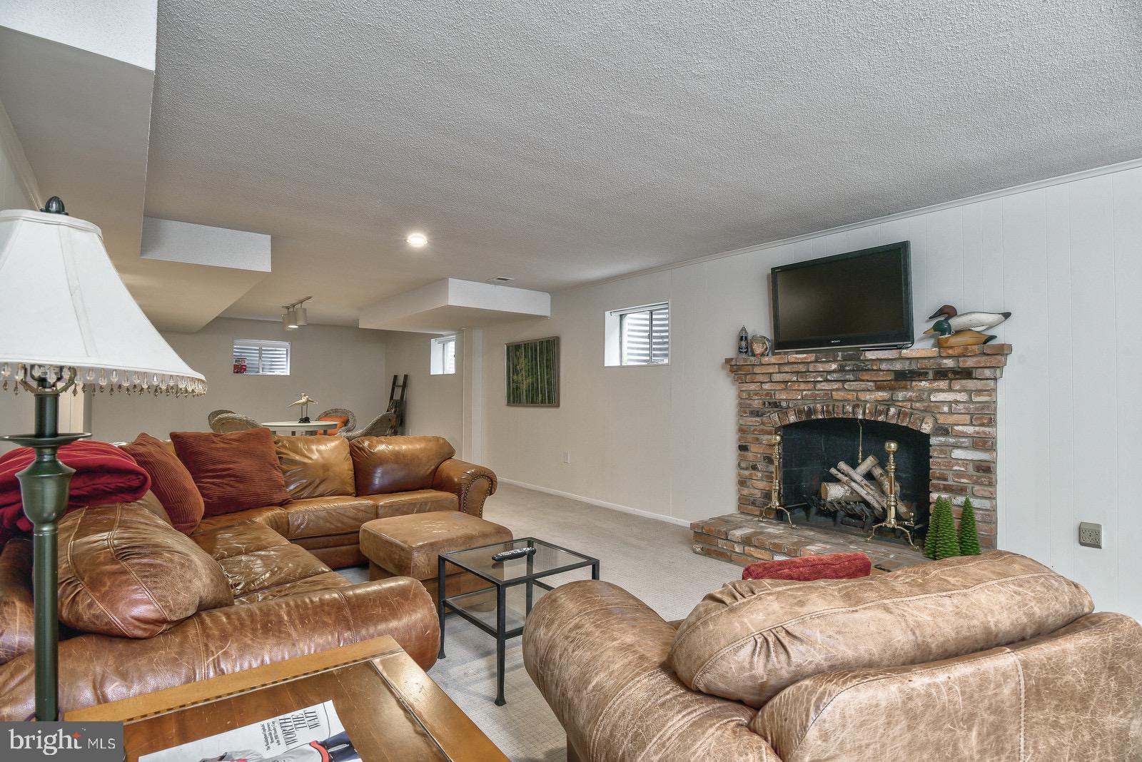 RIVERWOOD - Residential