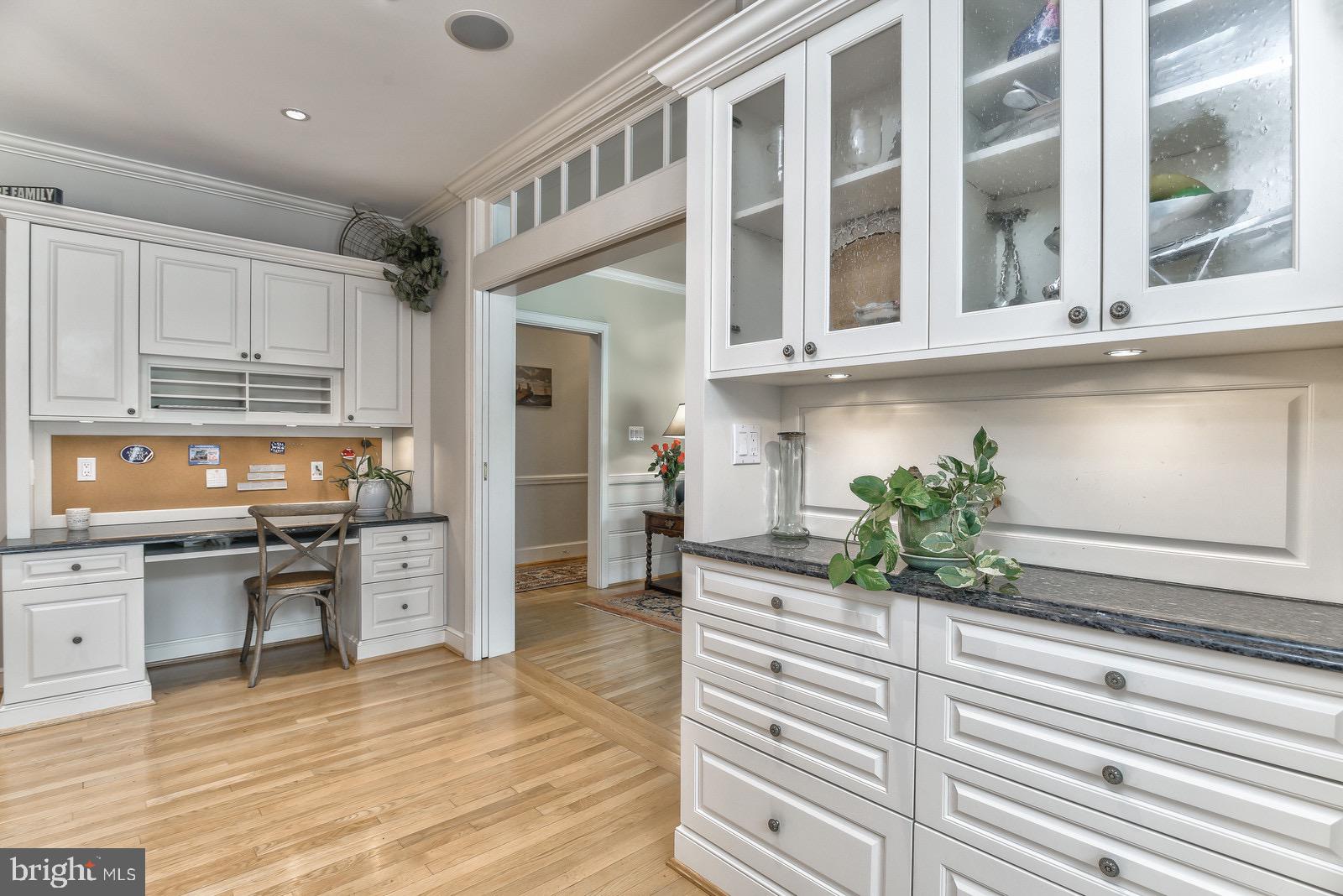 RIVERWOOD - Residential