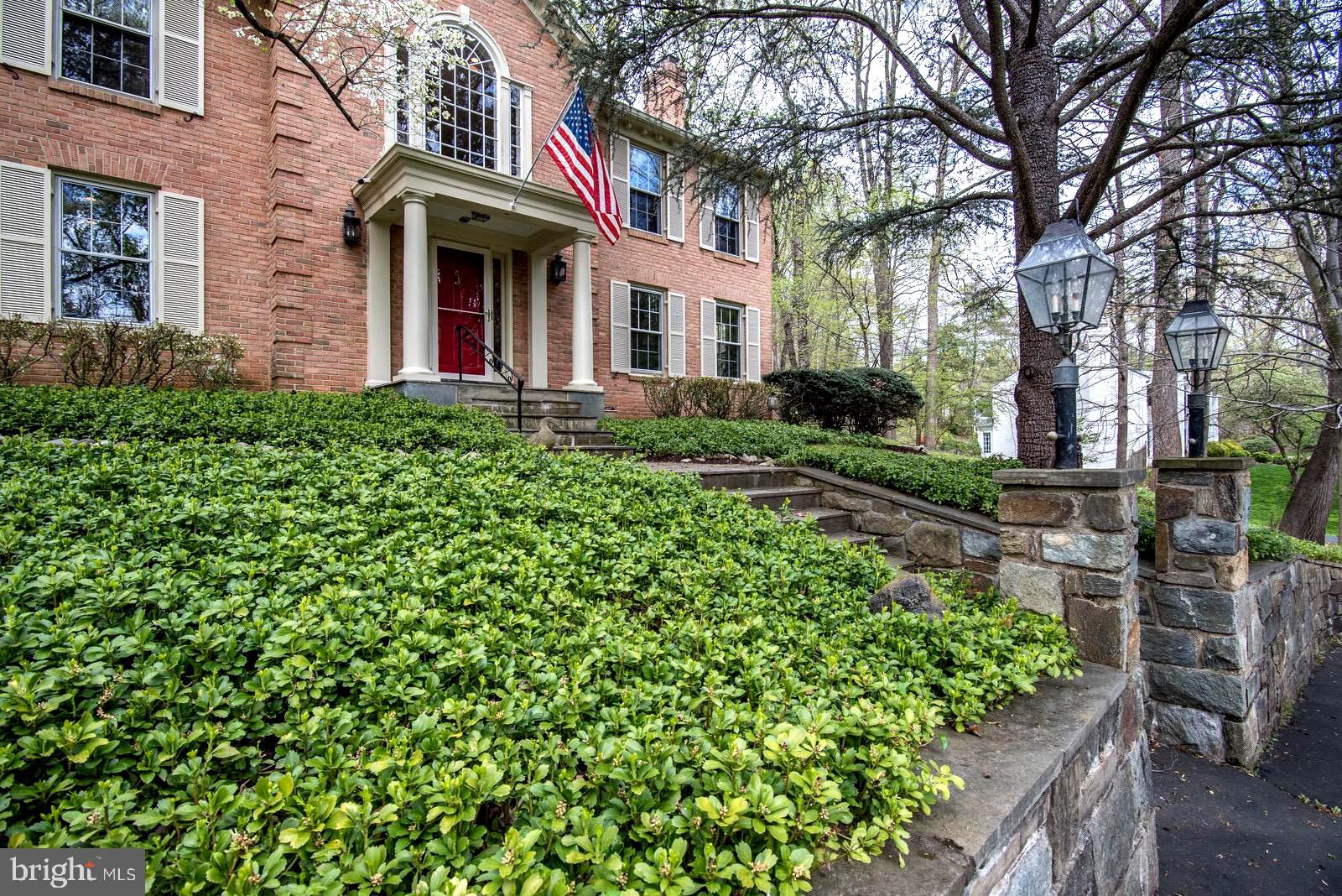 RIVERWOOD - Residential