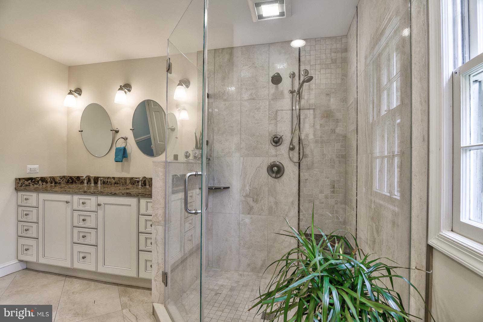 RIVERWOOD - Residential