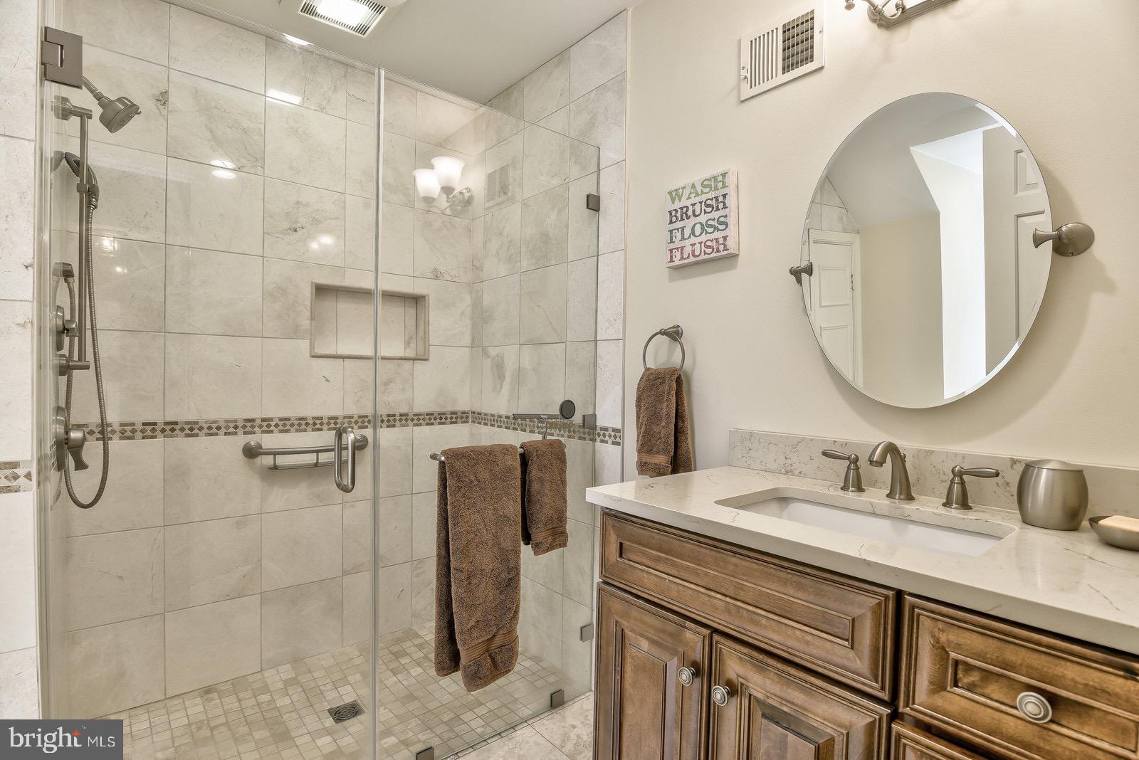 RIVERWOOD - Residential