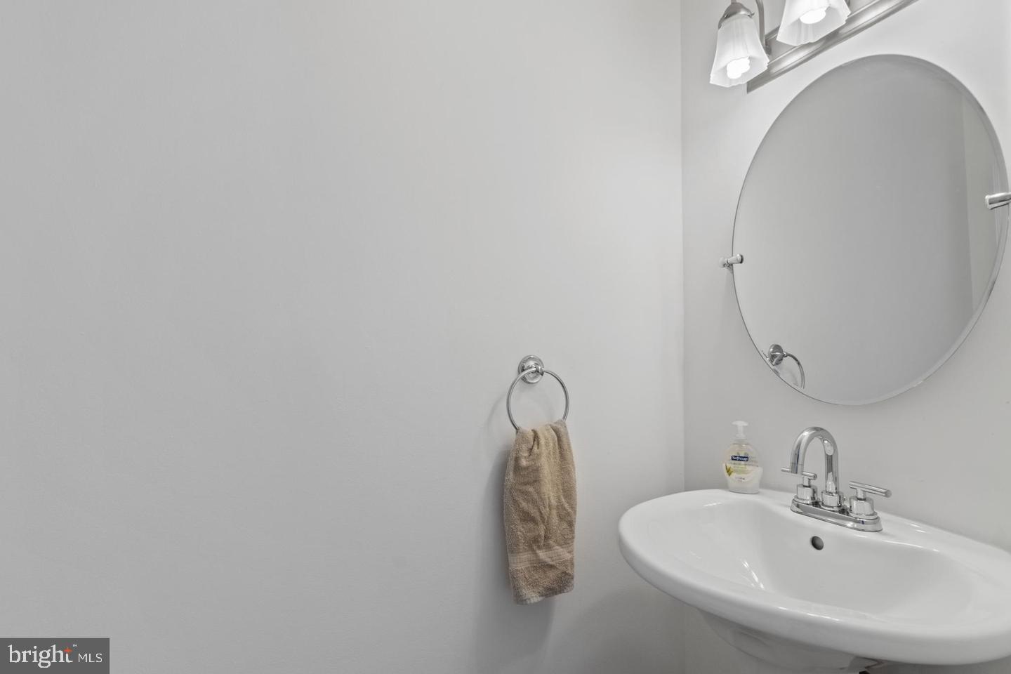 LAKE RIDGE- OAKWOOD - Residential Lease