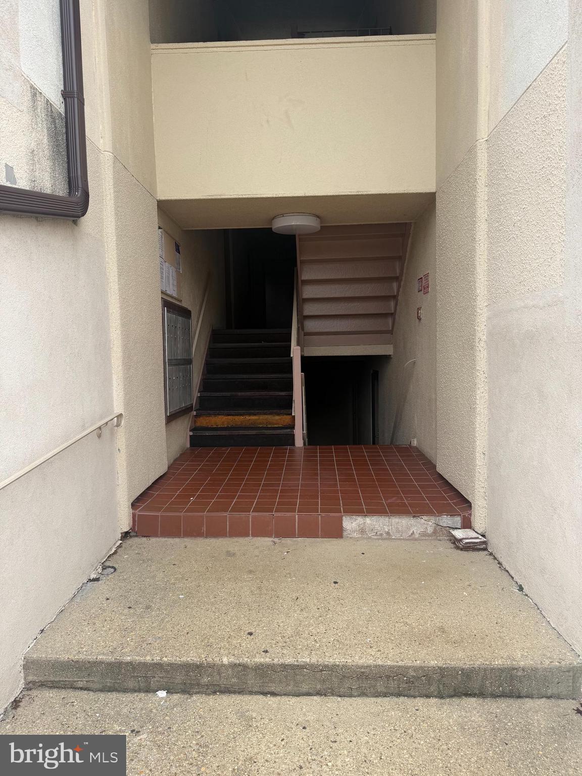 TREETOP CONDO - Residential