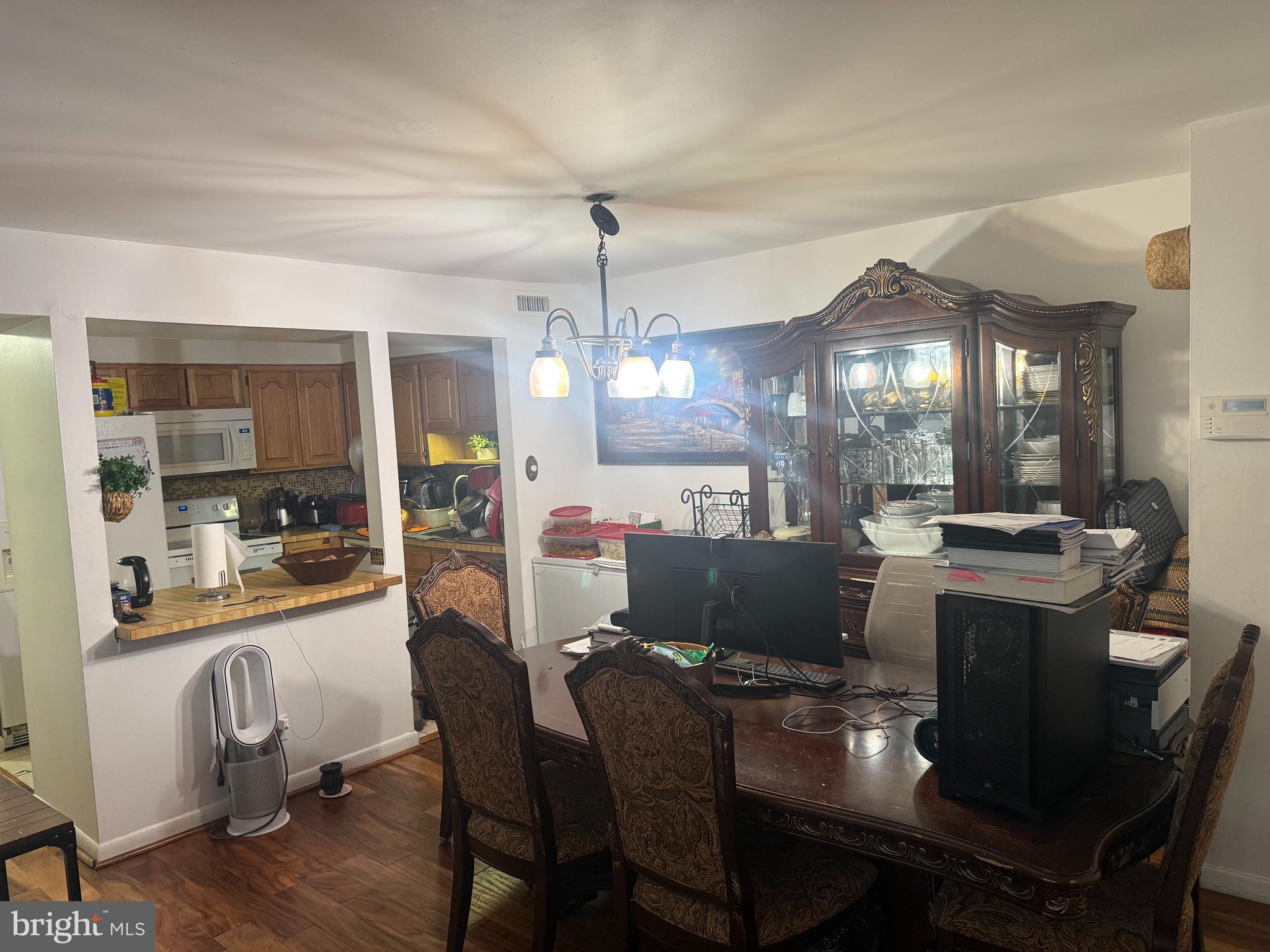 TREETOP CONDO - Residential