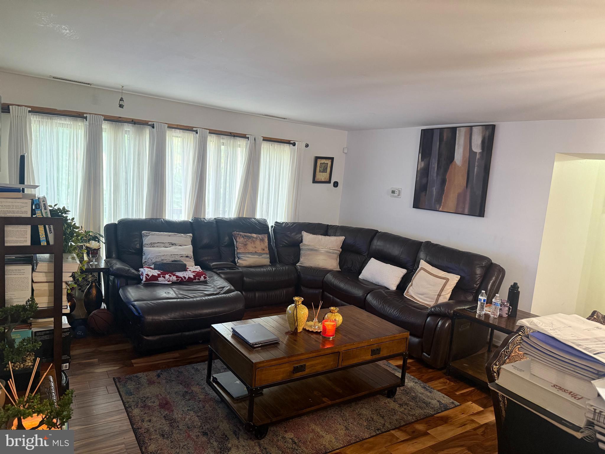 TREETOP CONDO - Residential