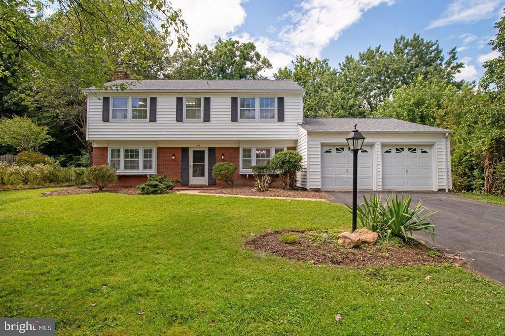 Photo of 13145 Madonna Lane, FAIRFAX, VA 22033 (MLS # VAFX2267896)