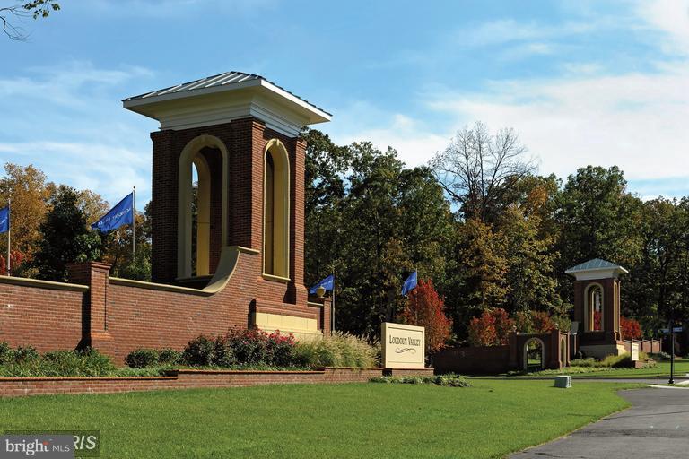 RIDGES AT LOUDOUN VALLEY - Residential