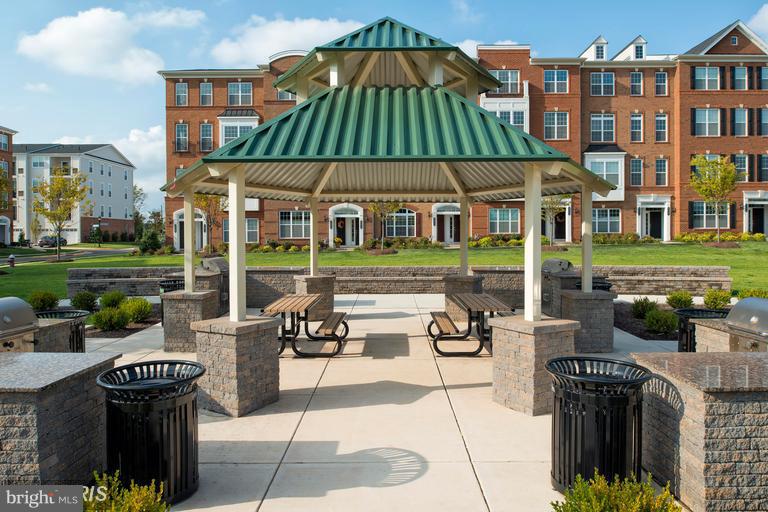 RIDGES AT LOUDOUN VALLEY - Residential