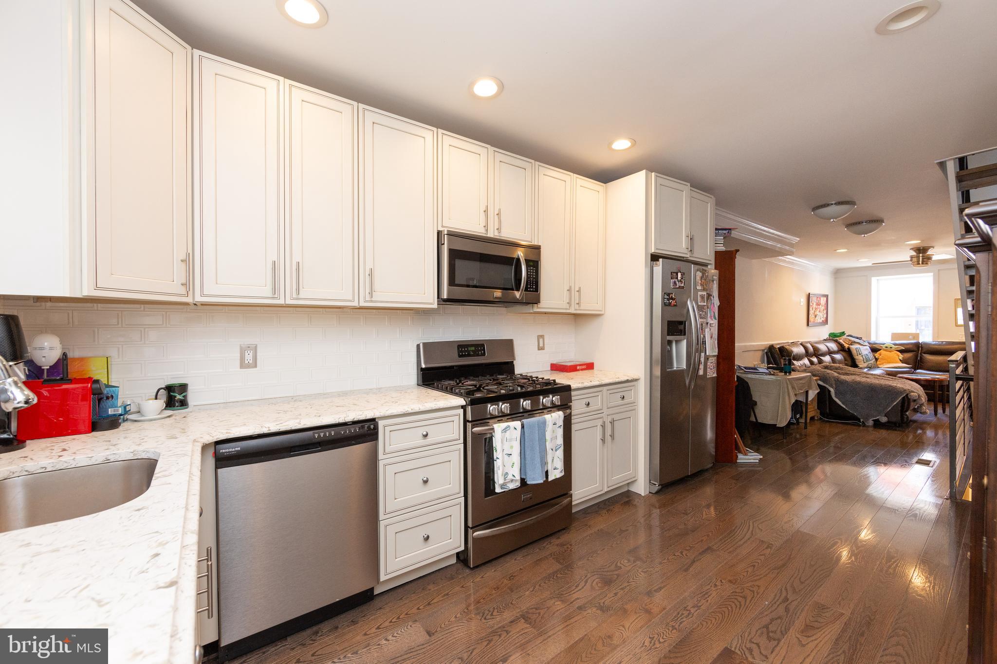 DICKINSON NARROWS - Residential