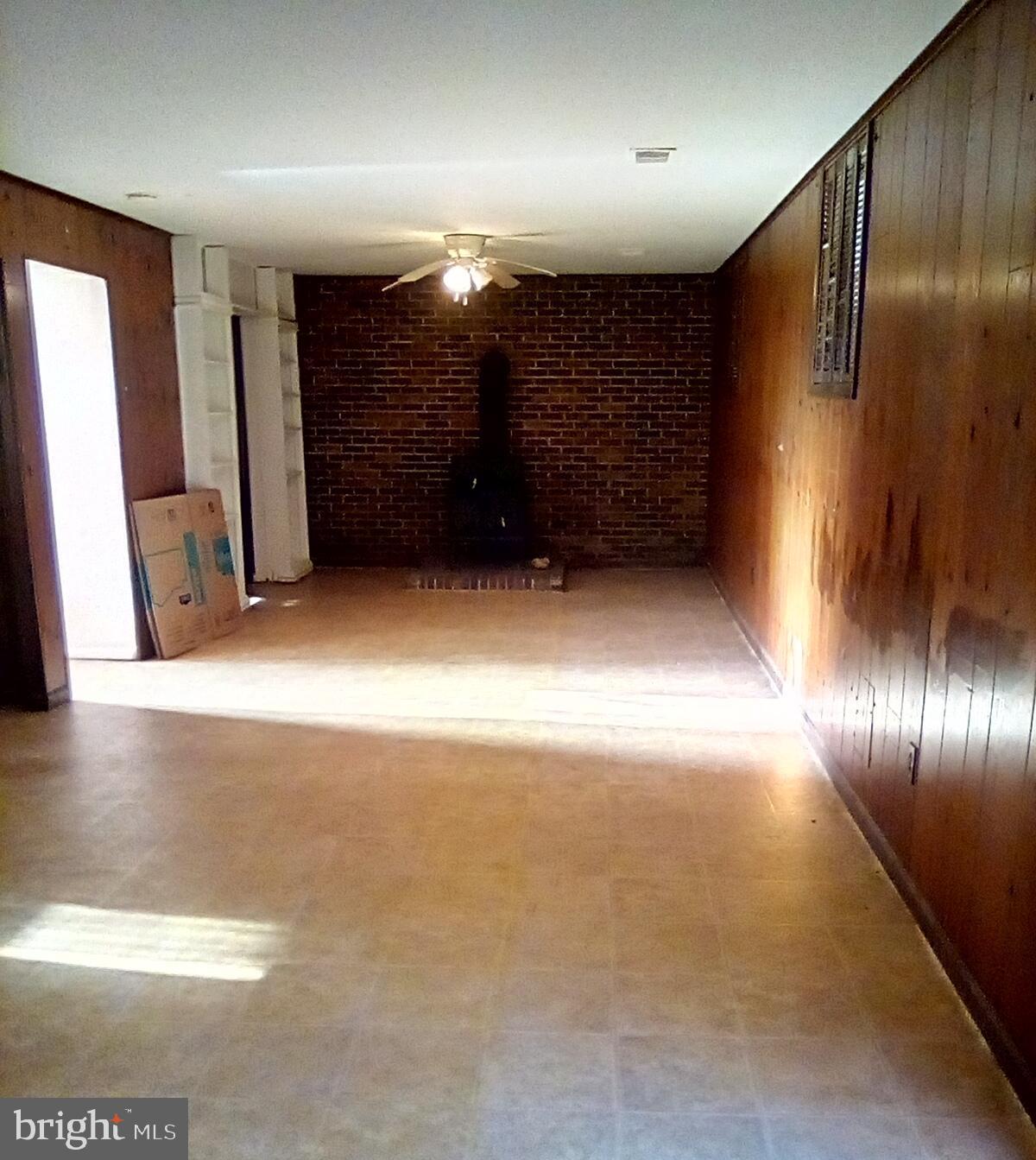 POMFRET ESTATES - Residential