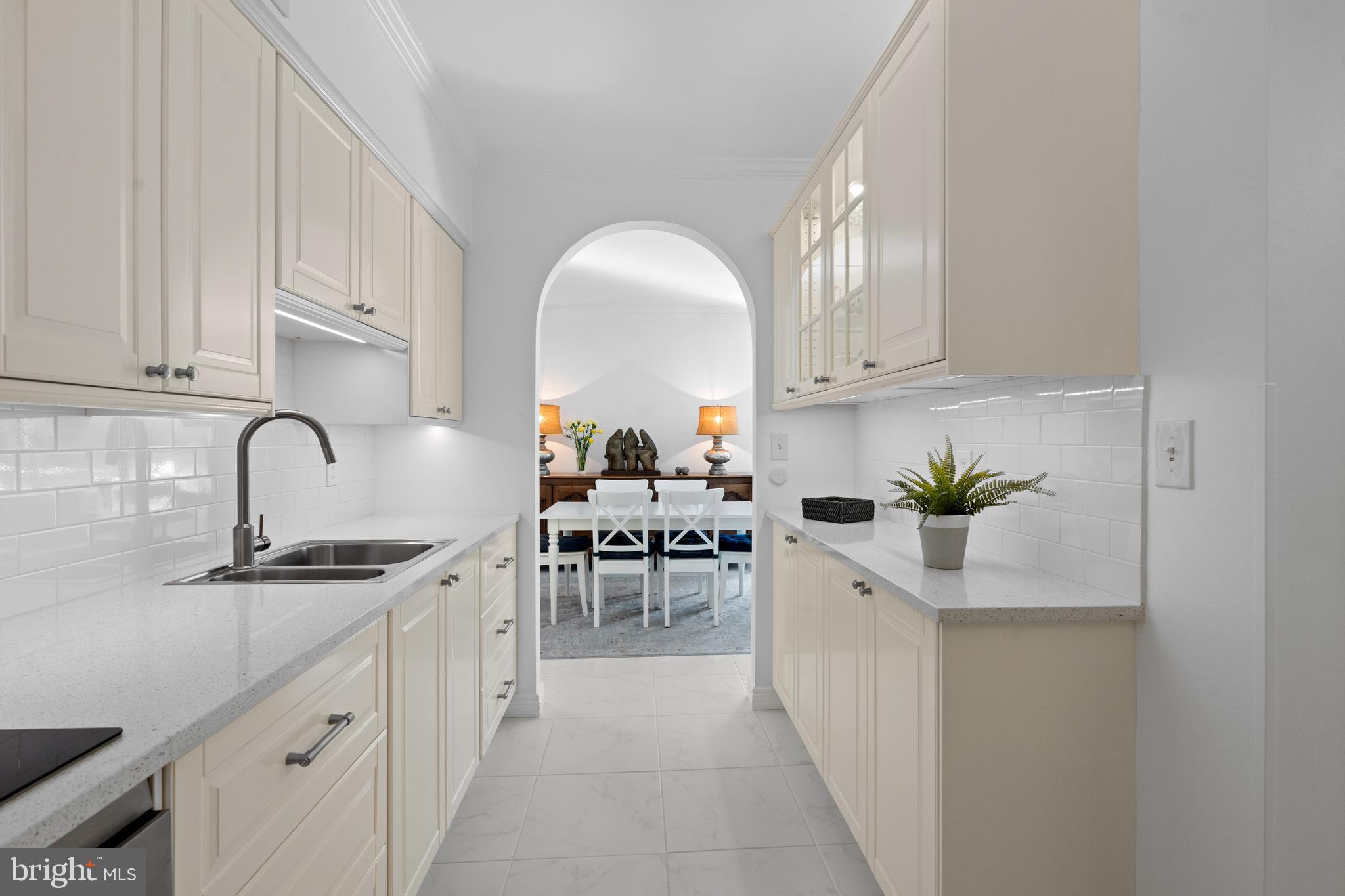 CRYSTAL GATEWAY - Residential