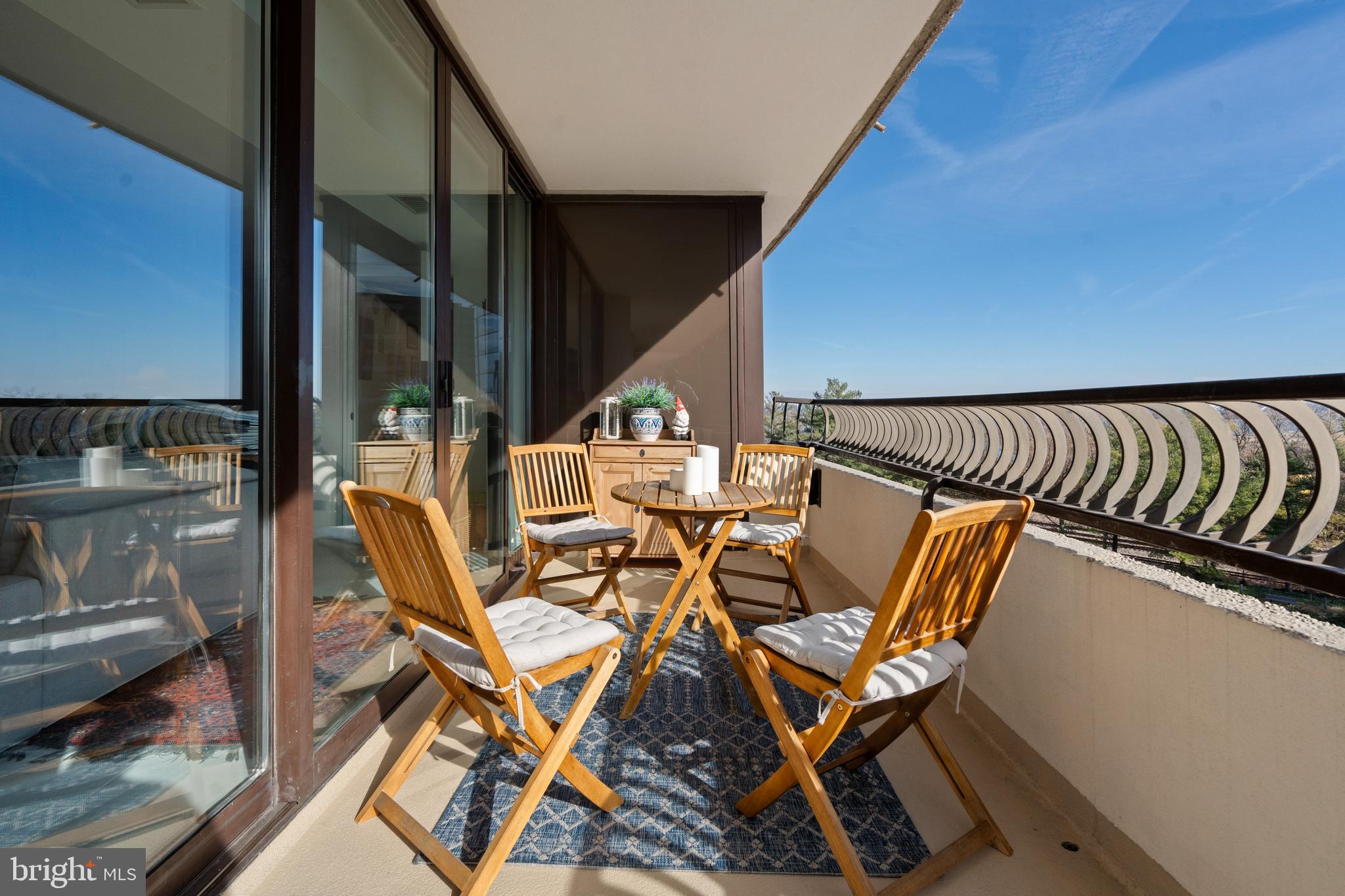 CRYSTAL GATEWAY - Residential