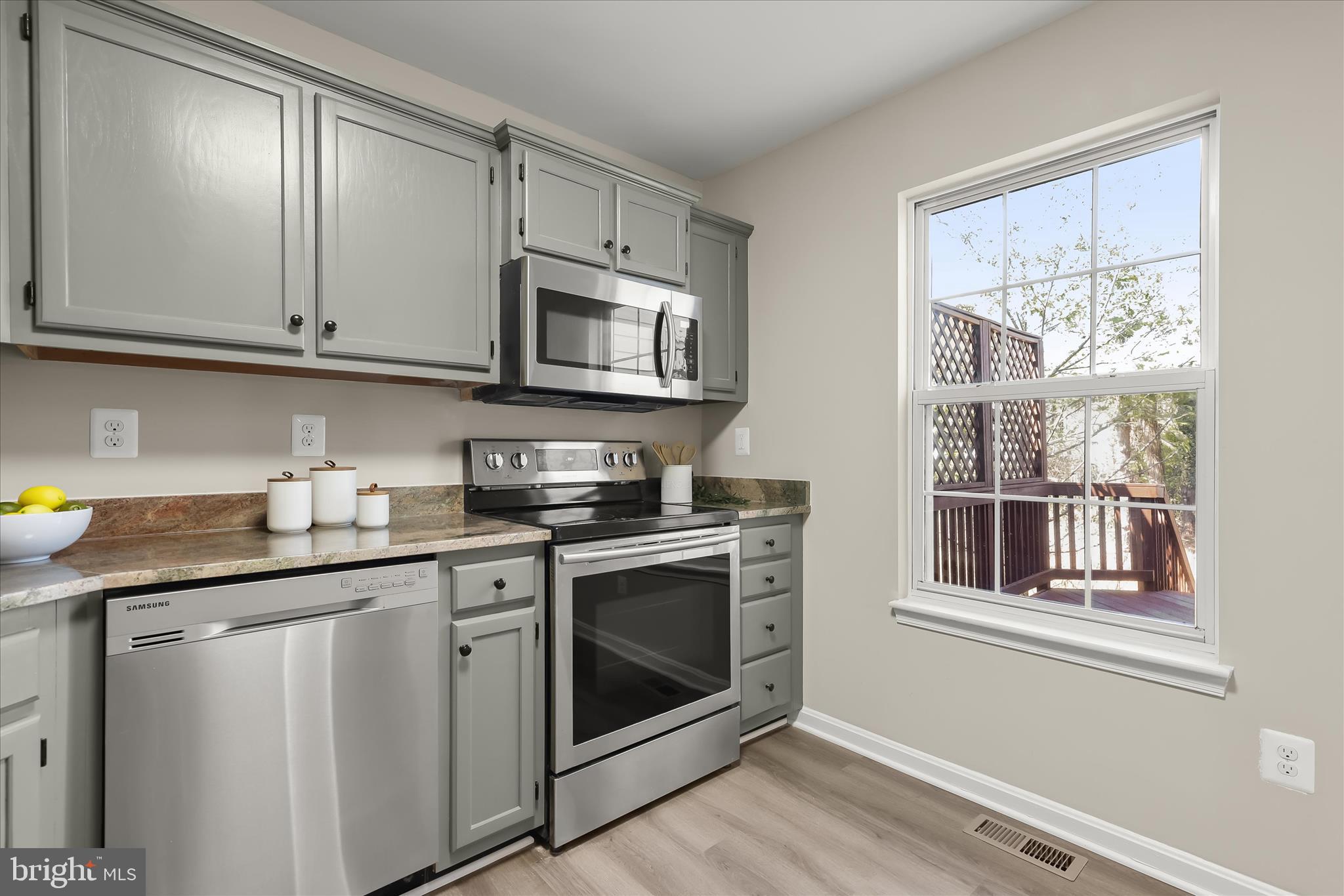 COUNTRY WALK - Residential