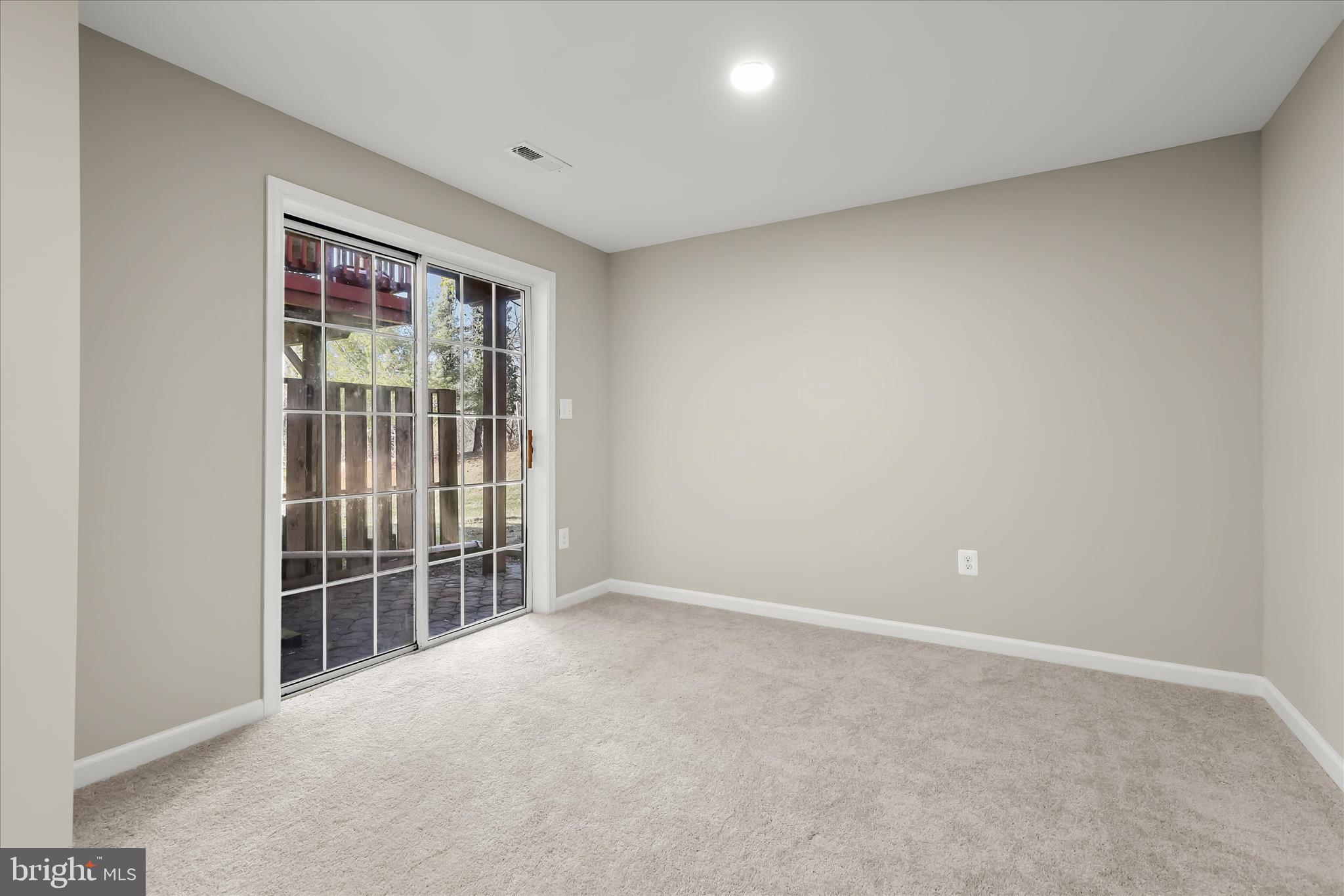 COUNTRY WALK - Residential