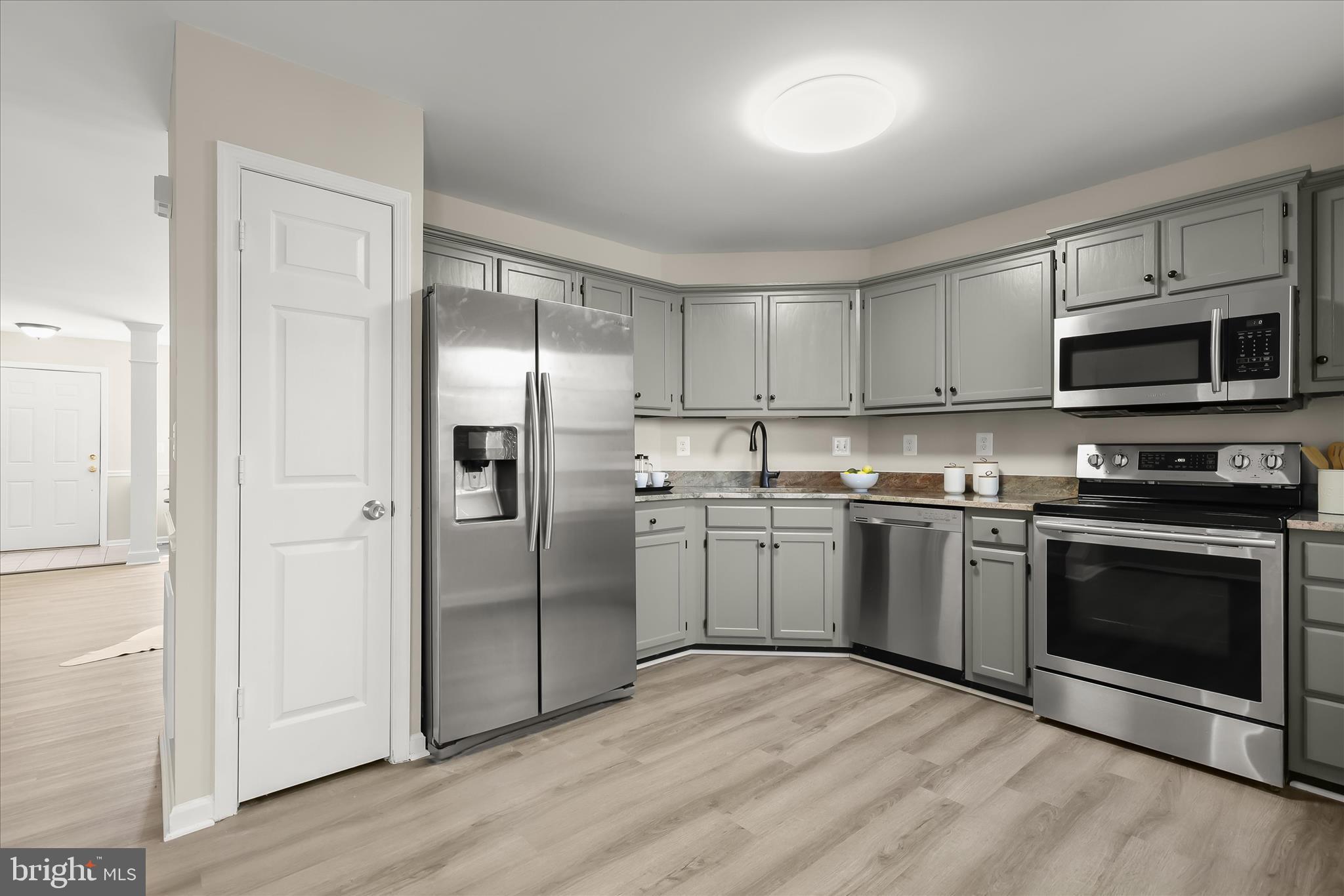 COUNTRY WALK - Residential