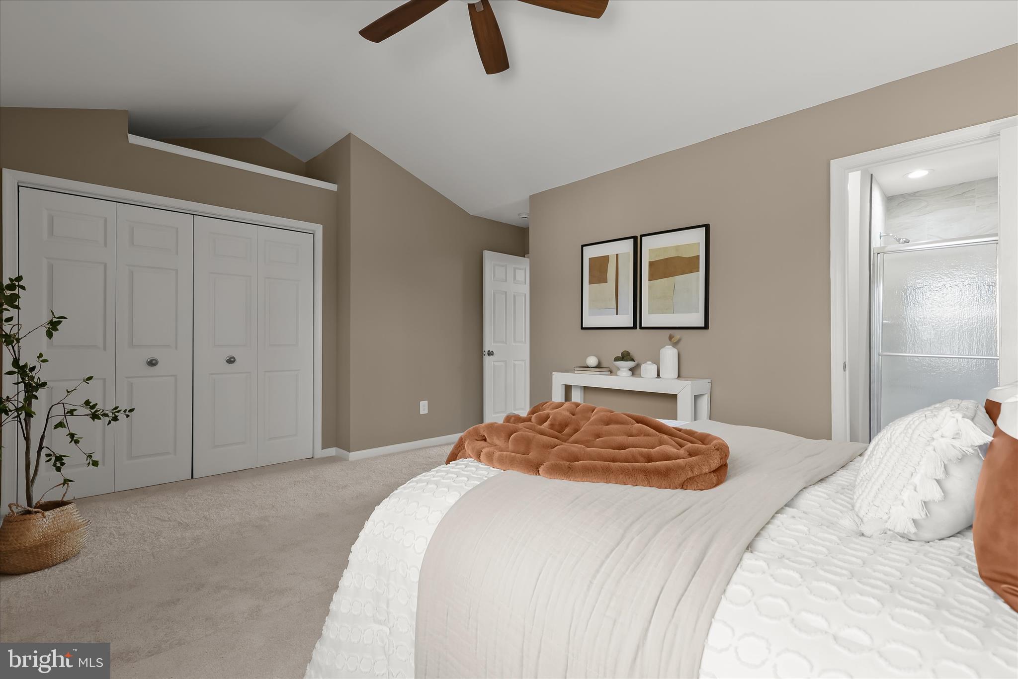 COUNTRY WALK - Residential