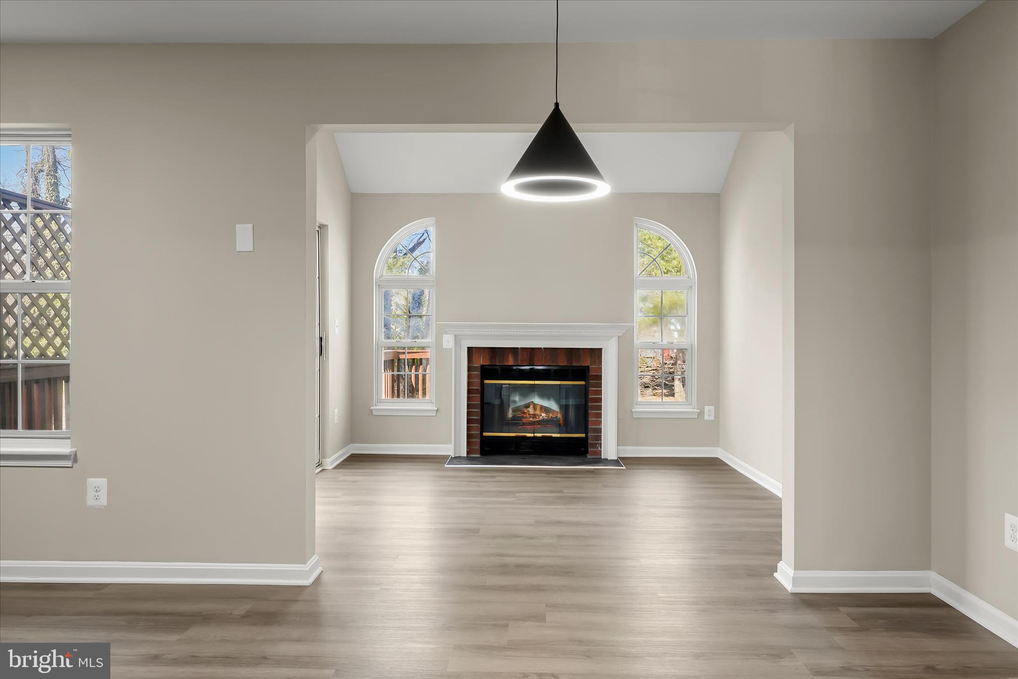 COUNTRY WALK - Residential