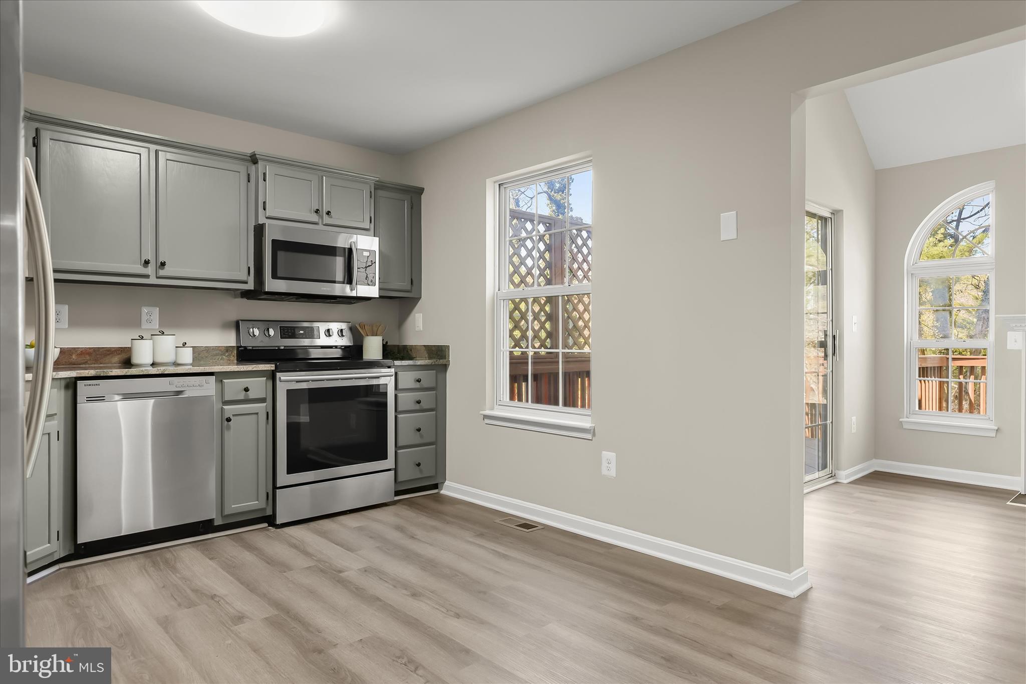 COUNTRY WALK - Residential