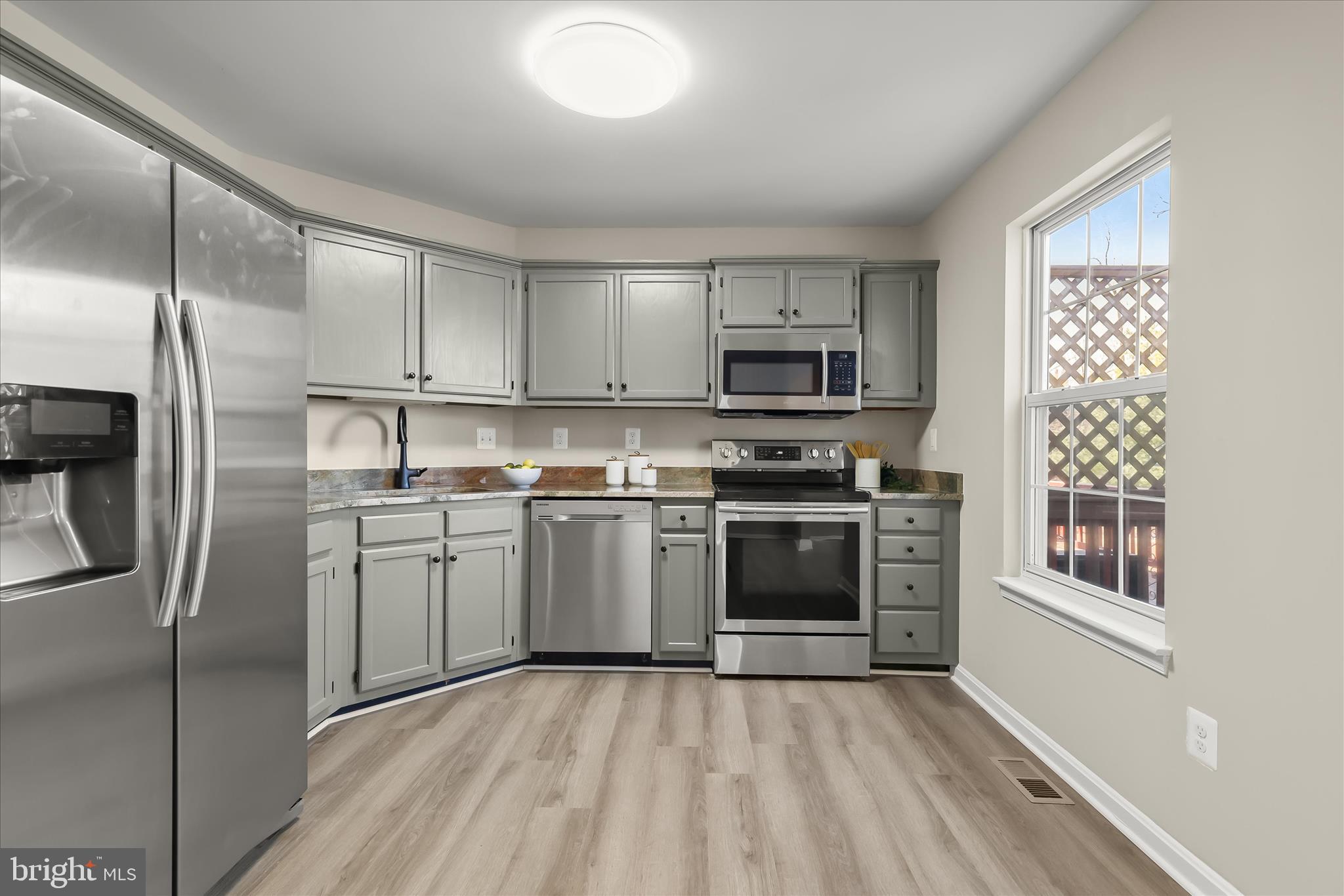 COUNTRY WALK - Residential