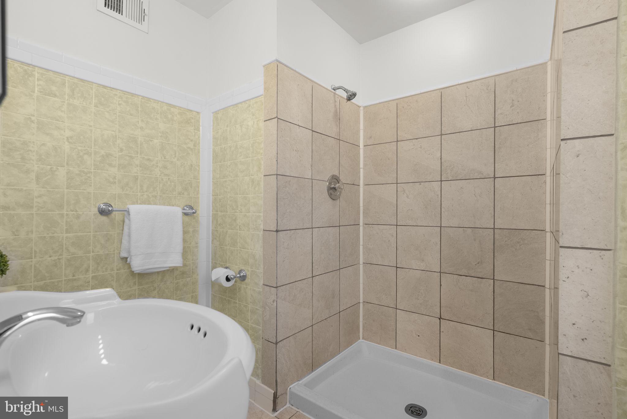 WATKINS GLEN - Residential