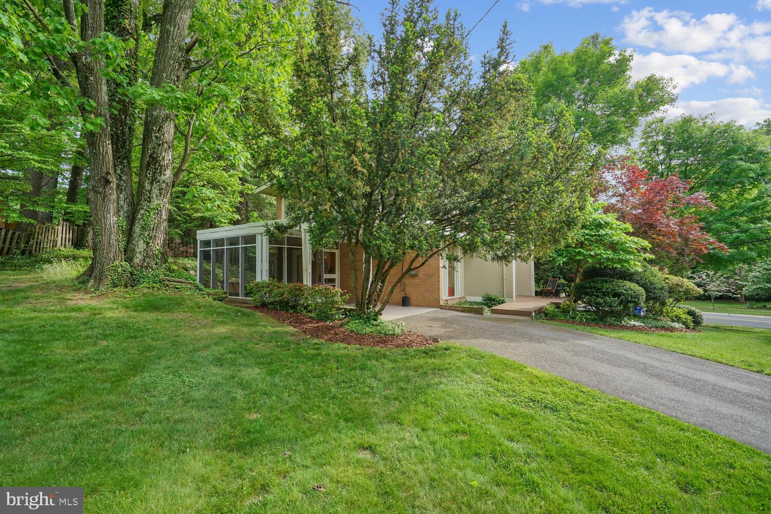 CREST PARK - Residential