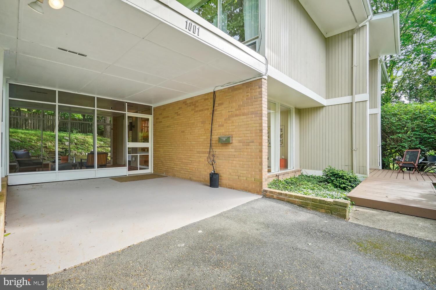 CREST PARK - Residential