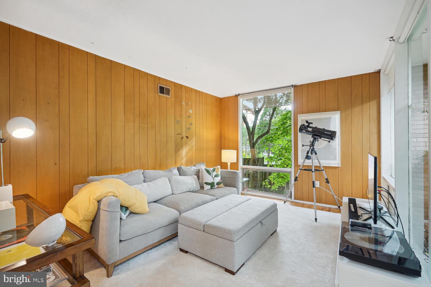 CREST PARK - Residential