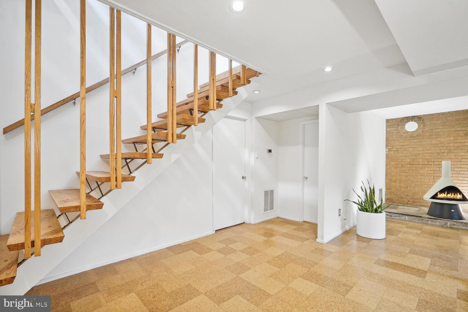 CREST PARK - Residential