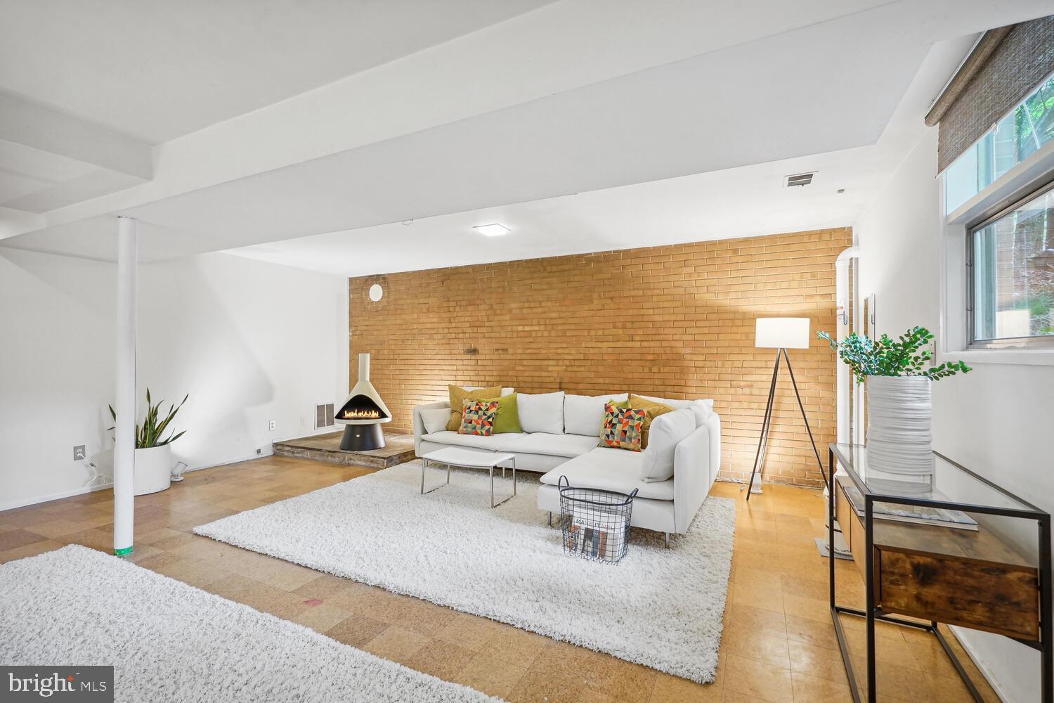 CREST PARK - Residential