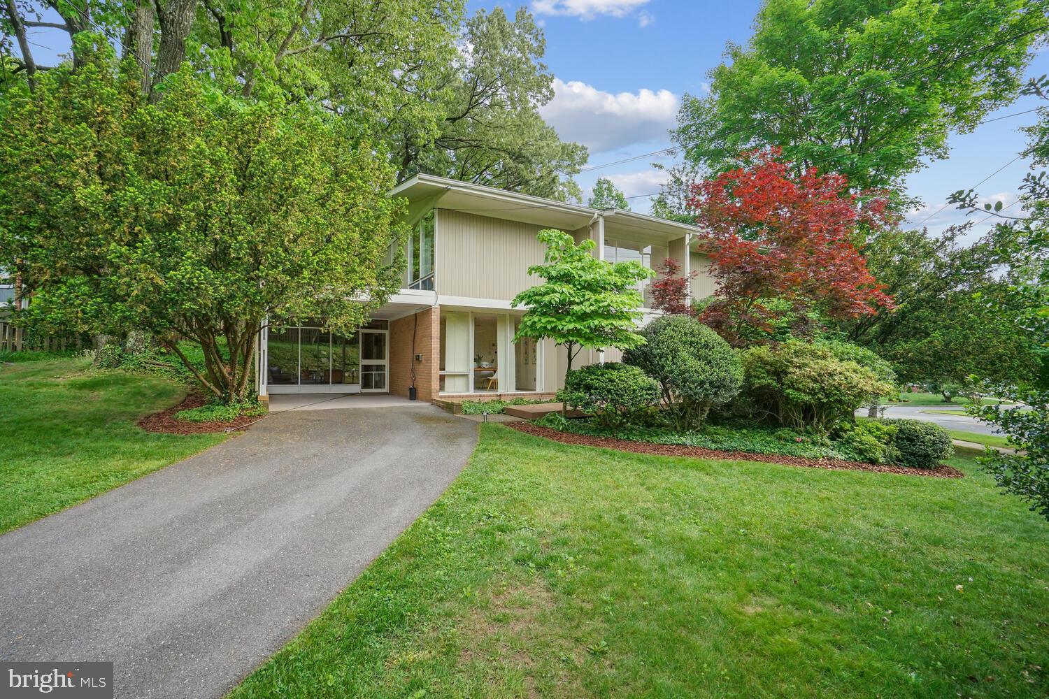 CREST PARK - Residential