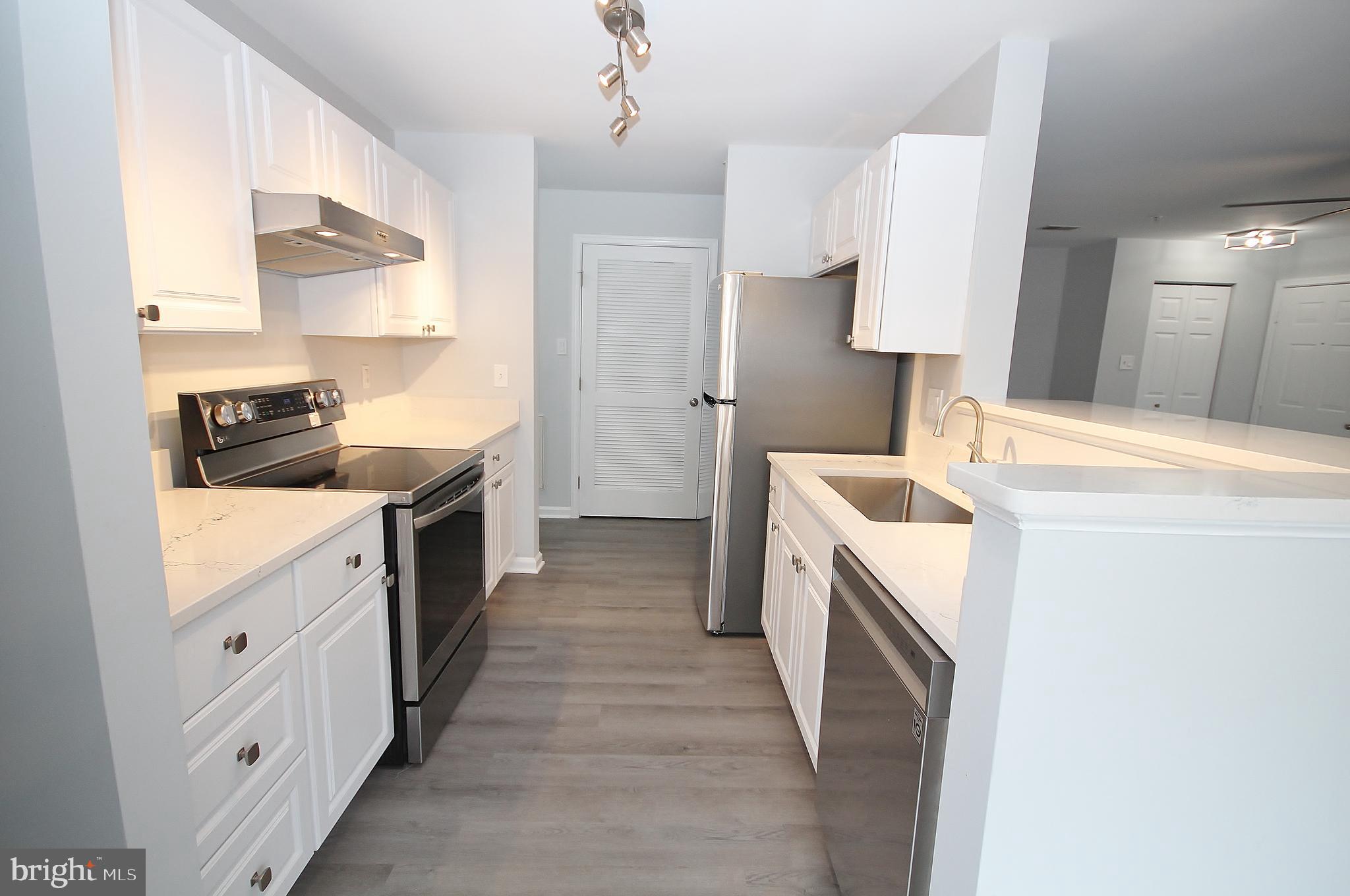 SOUTH MEADOWS - Residential