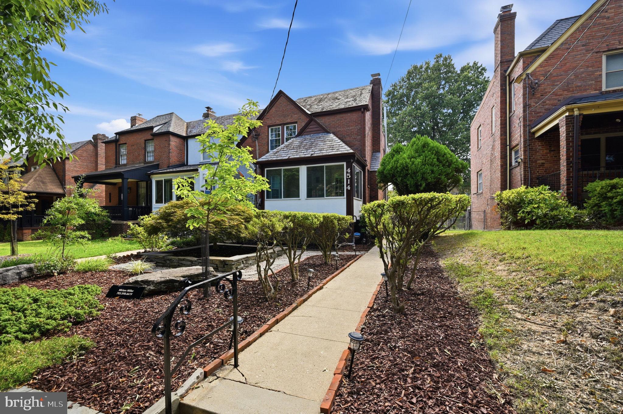 4514 SOUTH DAKOTA AVENUE NE