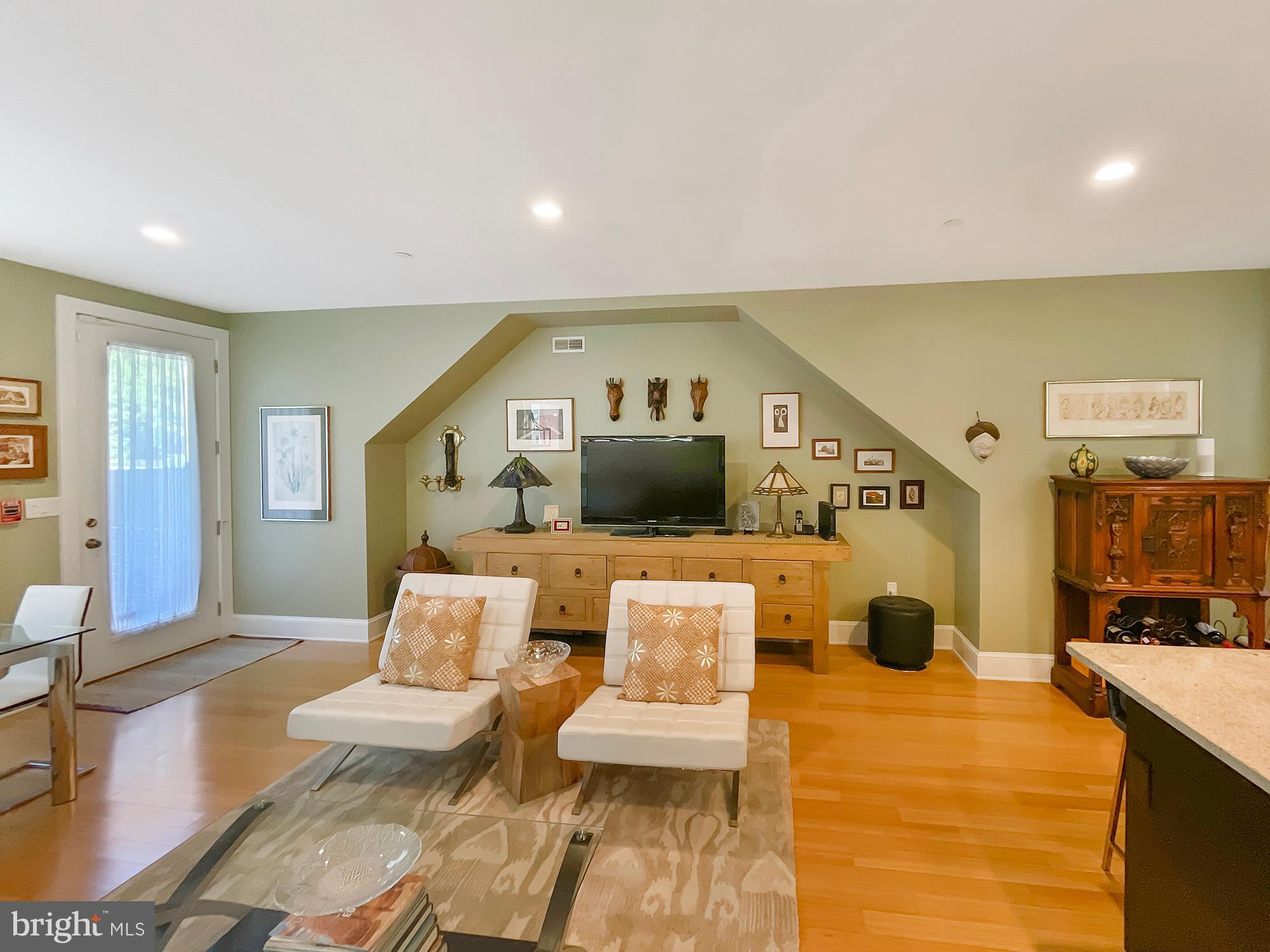 SPRING ARTS - Residential