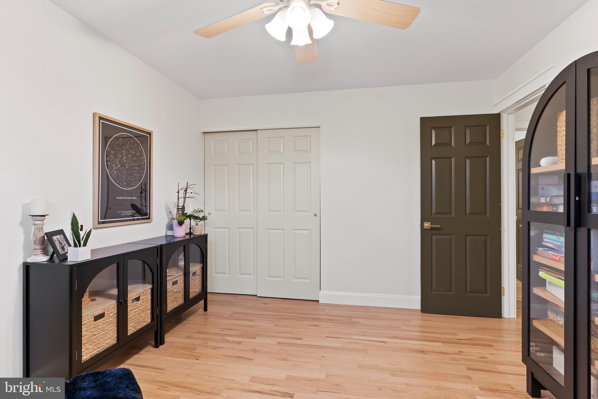 HOLLYWOOD - Residential