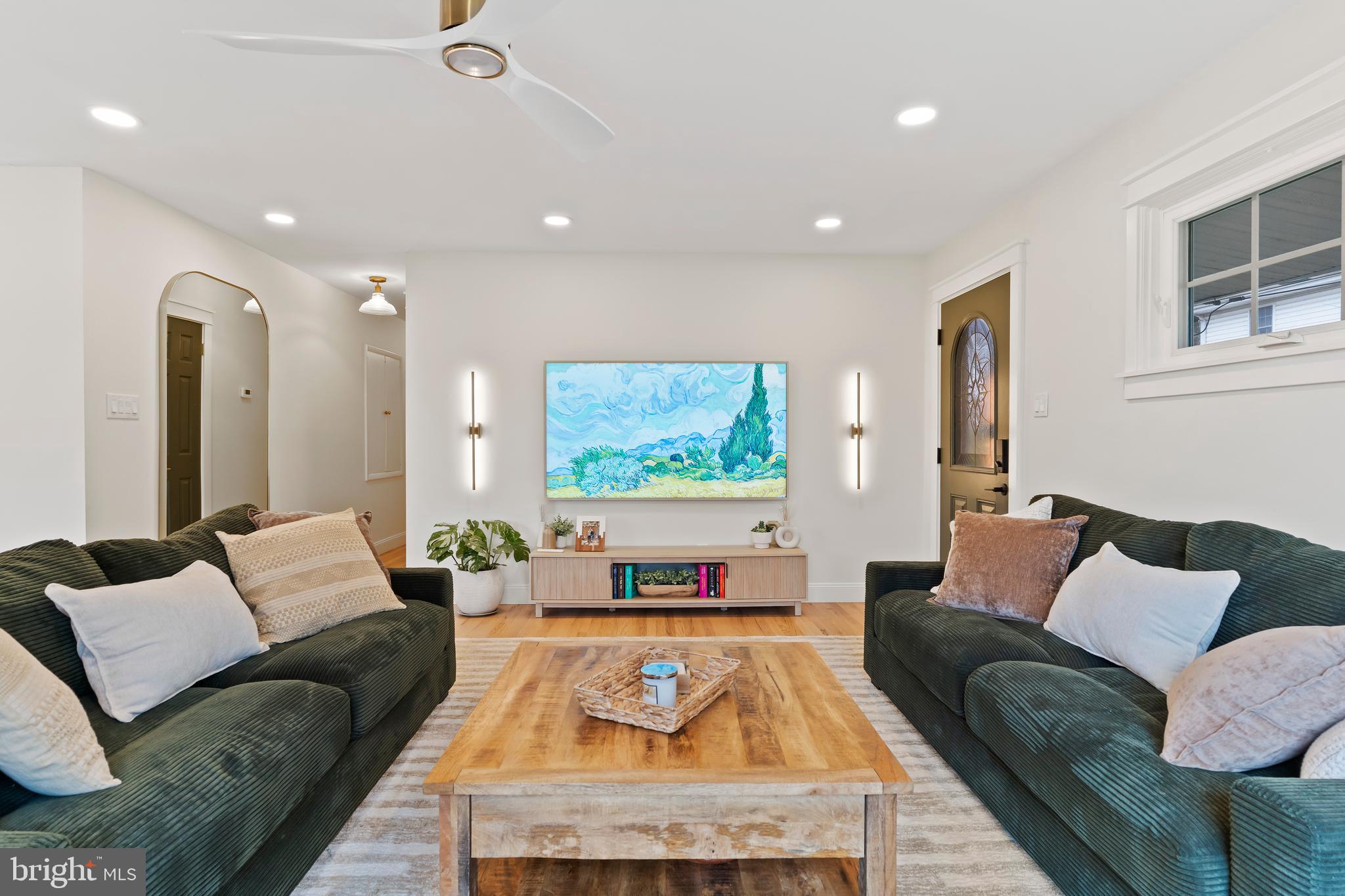 HOLLYWOOD - Residential