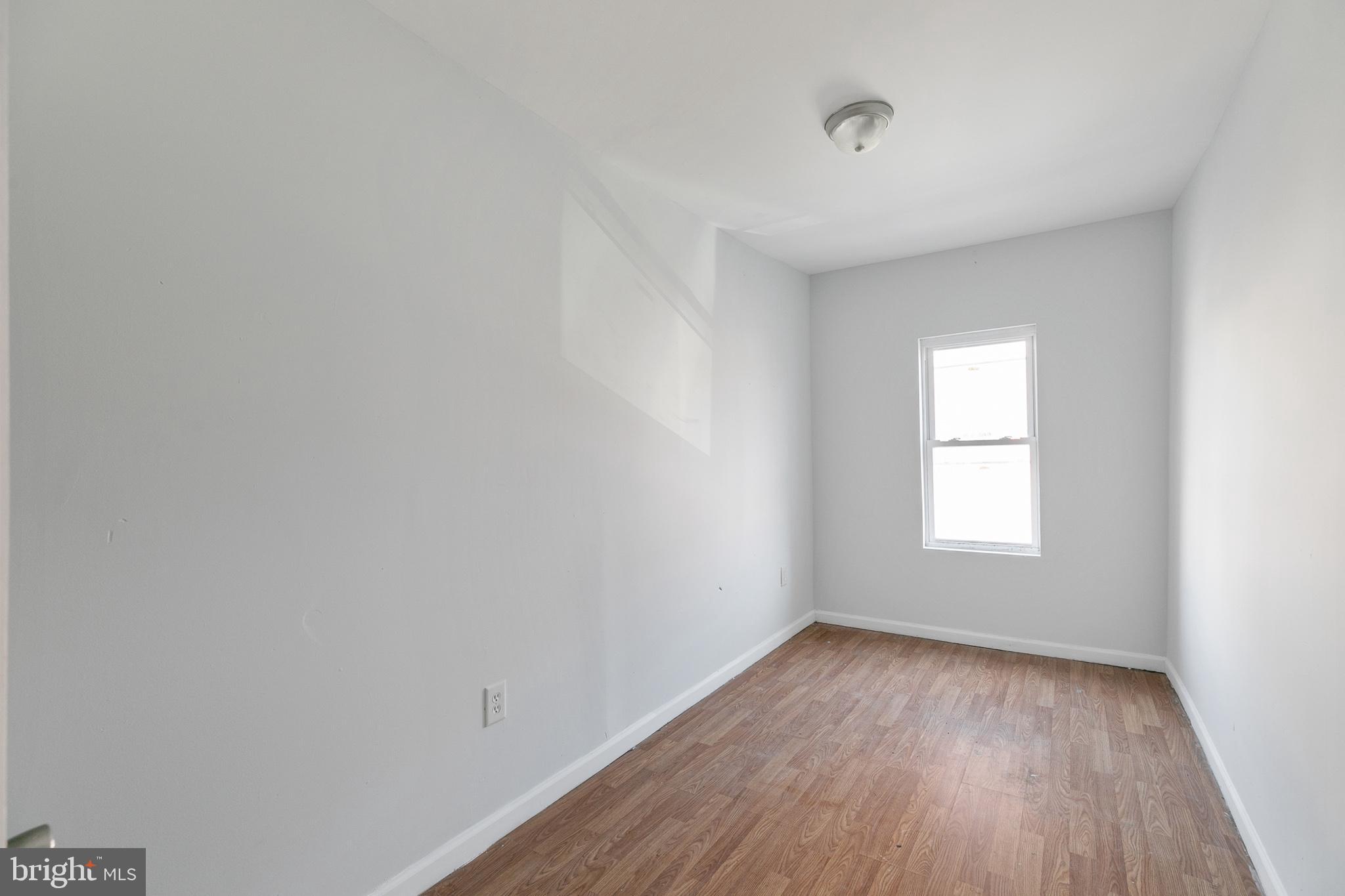 POINT BREEZE - Residential Income