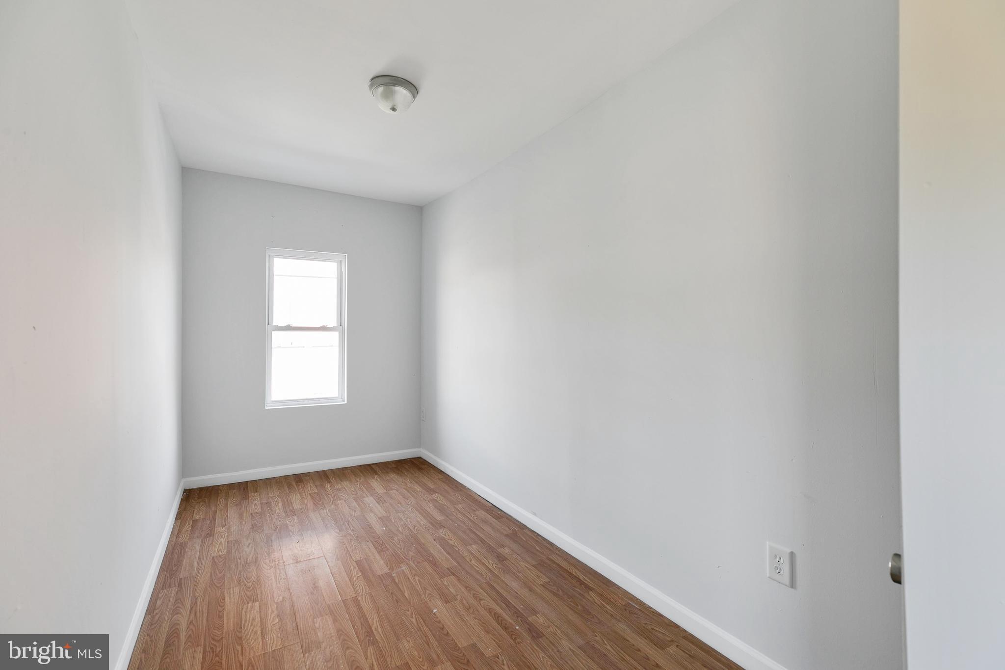 POINT BREEZE - Residential Income