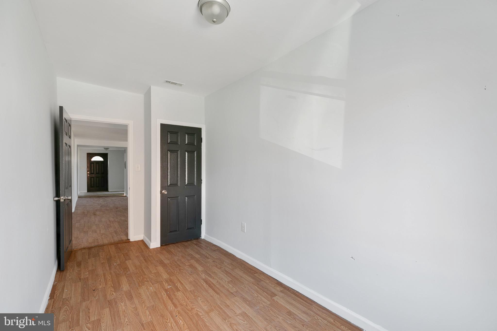 POINT BREEZE - Residential Income