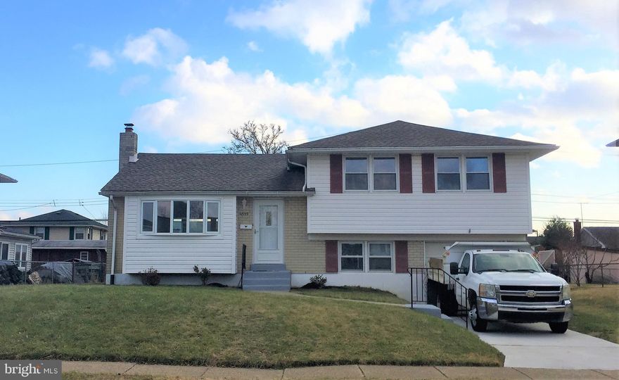 Rarely offered gorgeous move-in condition fully renovated 3 bedrooms -  1.5 bath,freshly painted single house with huge backyard and a spacious garage.Newly installed high end wooden flooring, brand new stainless steel appliances, recessed lights throughout the house. Newly installed HVACsystem (Dec 2019), water heater, finished basement which could beconverted to an extra bedroom, extra room for a home office and muchmuch  more. Beautiful home for a  large family. Credit score over 650, Non-Smoking property, First month, last month, one months security. No pets