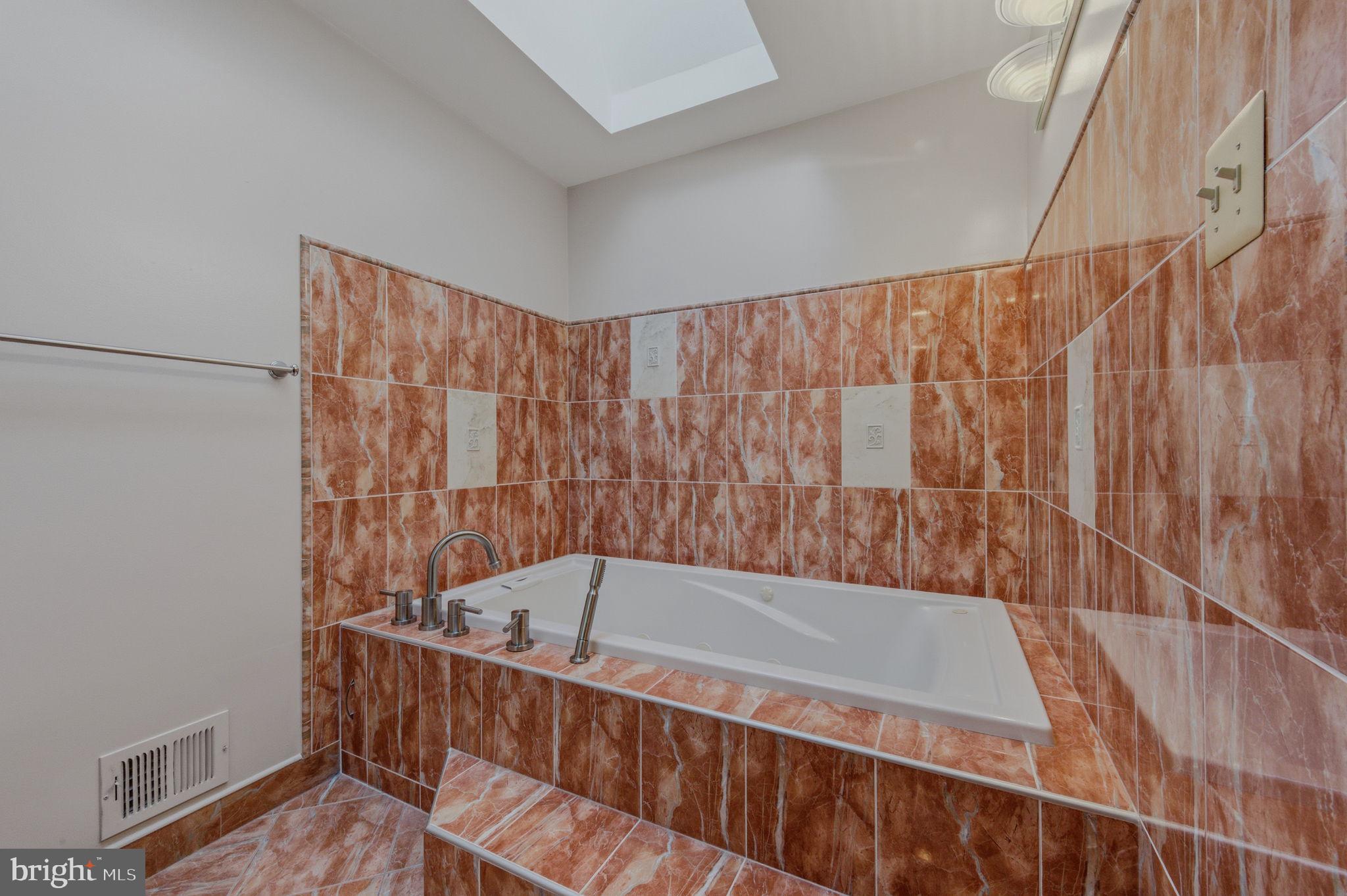 YORKTOWNE - Residential